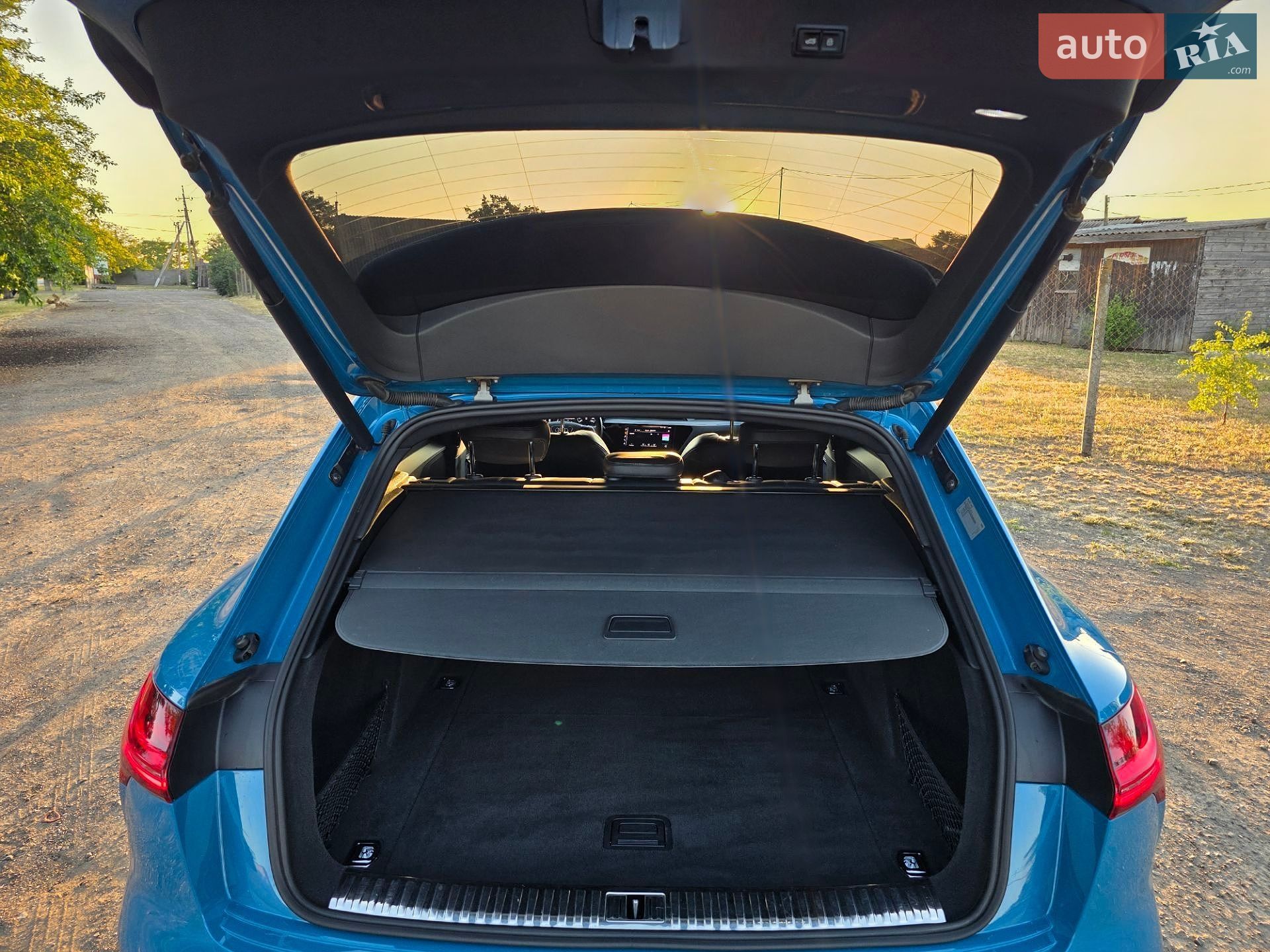 Audi e-tron 2019 VIN WAUZZZGE2KB004364 фото оголошення 26 з 48