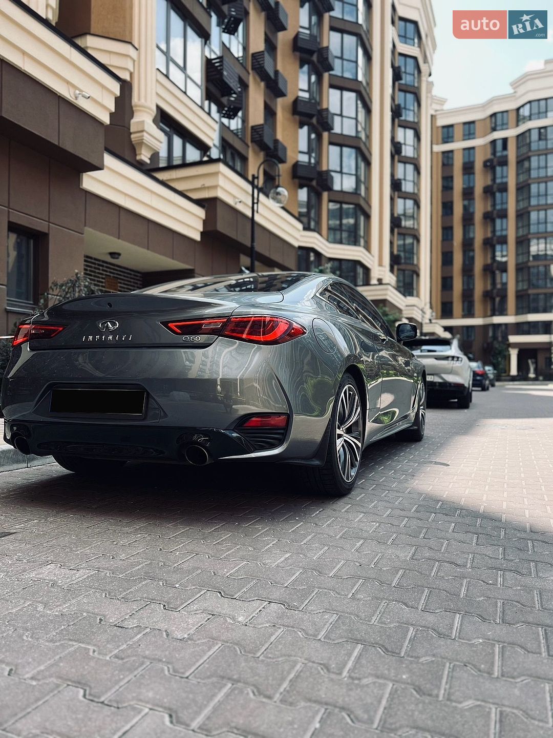 Infiniti Q60 2016 VIN JN1CV7EK7HM110410 фото оголошення 5 з 17