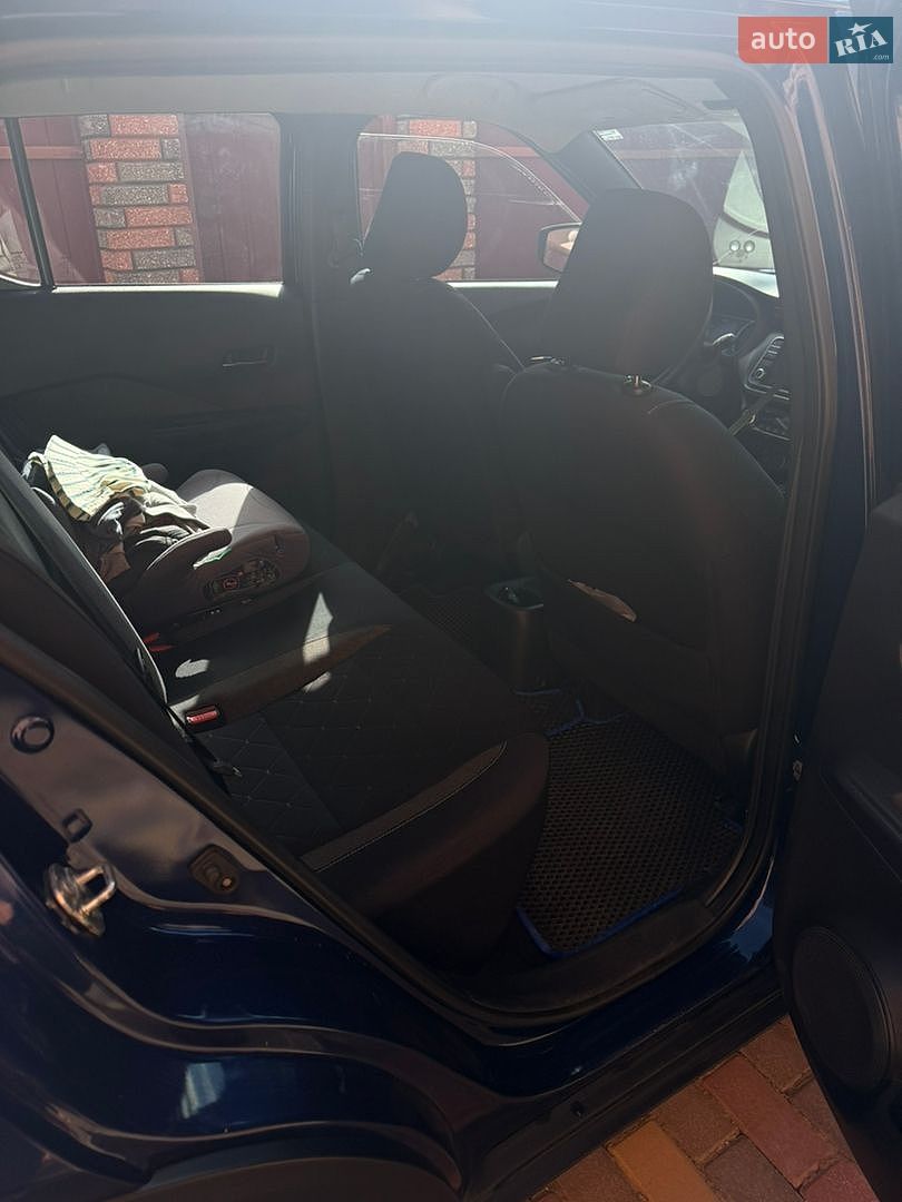 Nissan Kicks 2018 VIN 3N1CP5CU3KL477891 фото оголошення 5 з 9