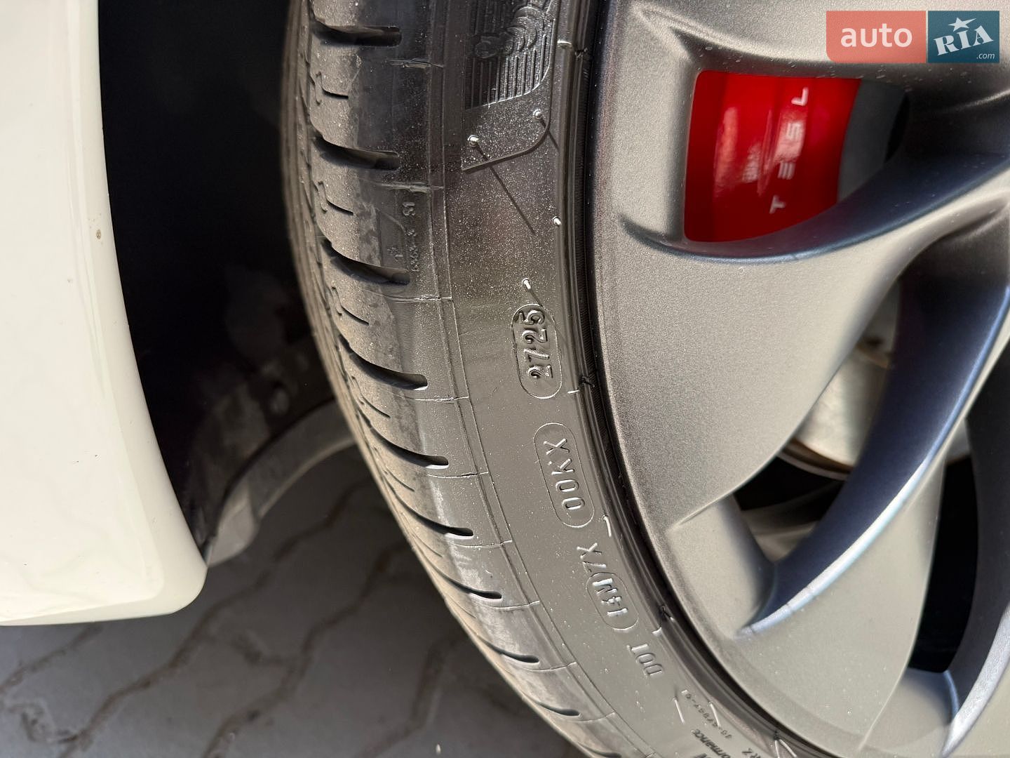 Tesla Model 3 2023 VIN 5YJ3E1EC6PF619804 фото оголошення 8 з 13