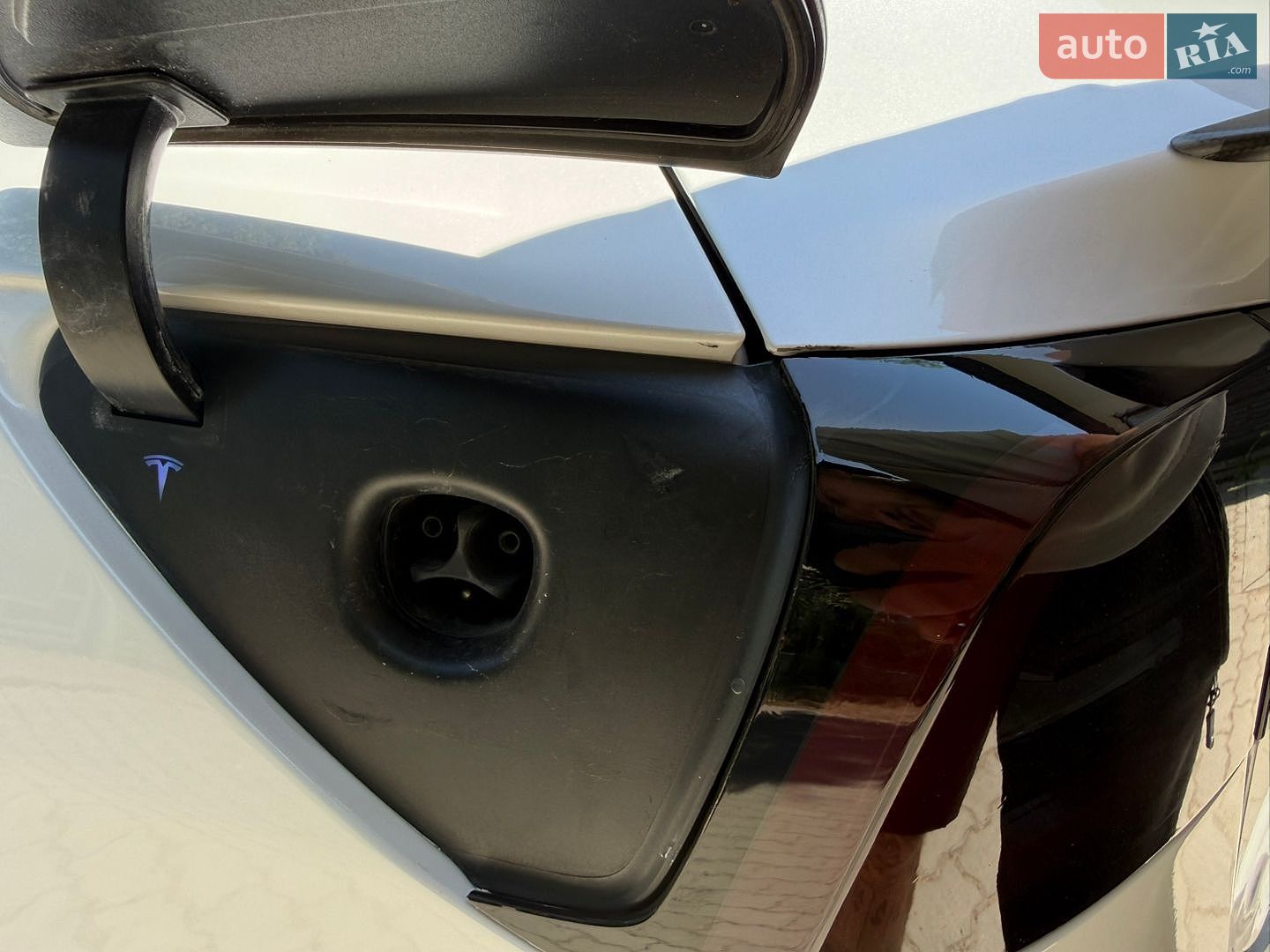 Tesla Model 3 2023 VIN 5YJ3E1EC6PF619804 фото оголошення 10 з 13