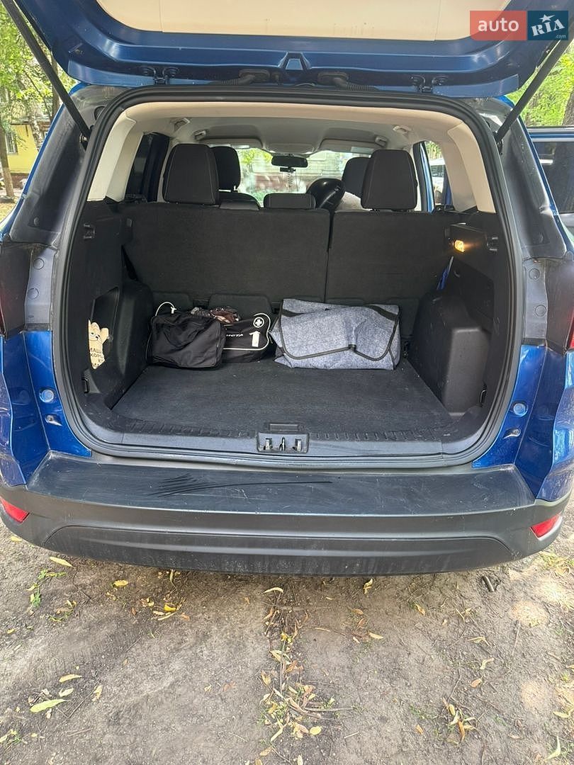 Ford Escape 2019 VIN 1FMCU0F71KUC48853 фото оголошення 4 з 12