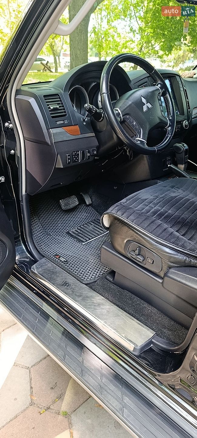 Mitsubishi Pajero Wagon 2008 VIN JMBLYV97W8J000884 фото оголошення 5 з 63