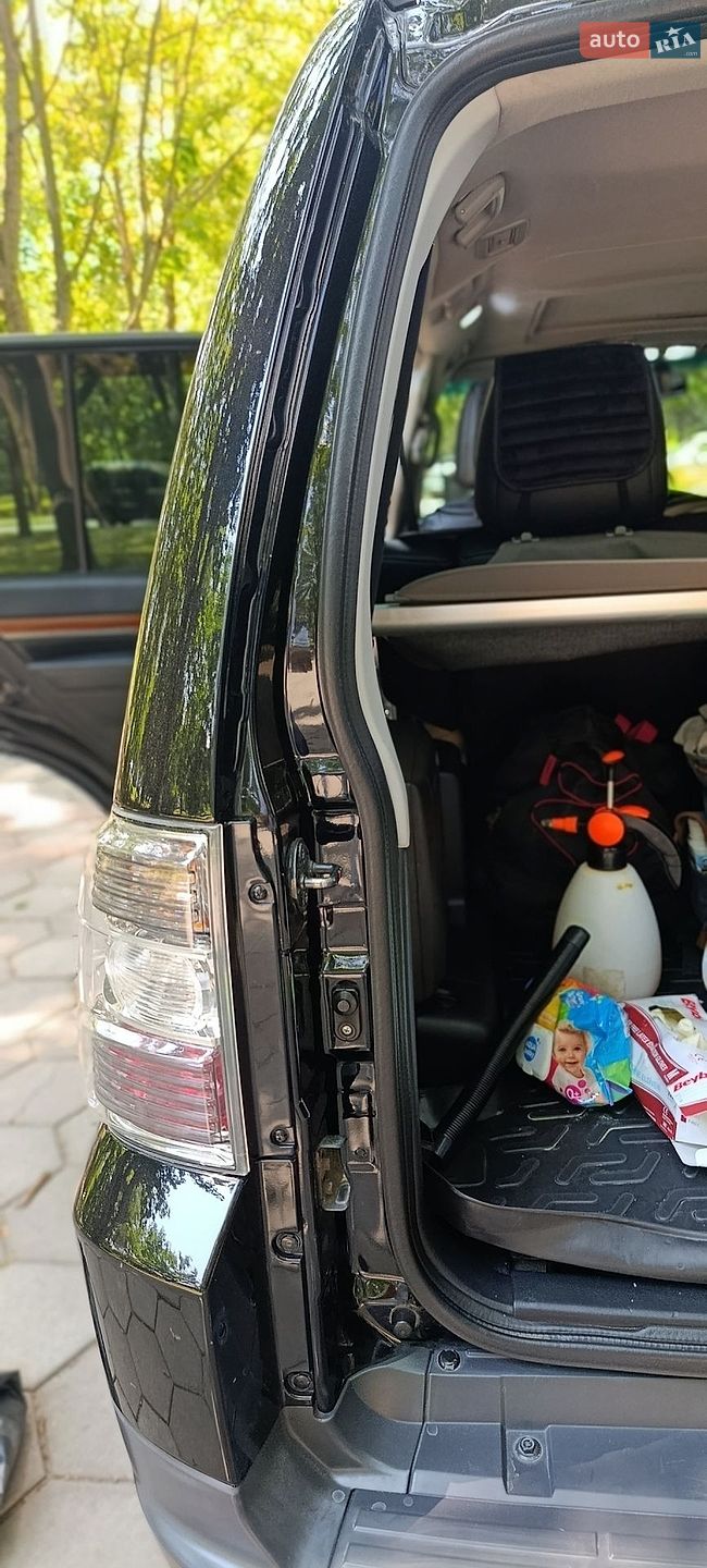 Mitsubishi Pajero Wagon 2008 VIN JMBLYV97W8J000884 фото оголошення 10 з 63