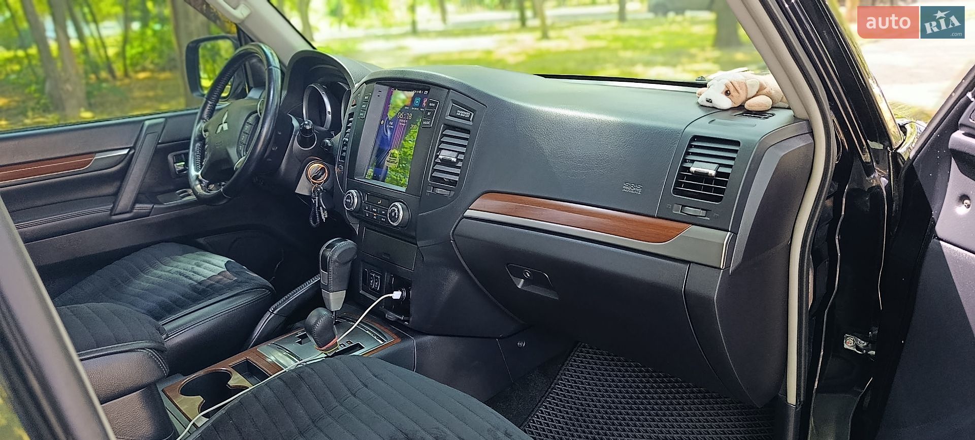 Mitsubishi Pajero Wagon 2008 VIN JMBLYV97W8J000884 фото оголошення 21 з 63