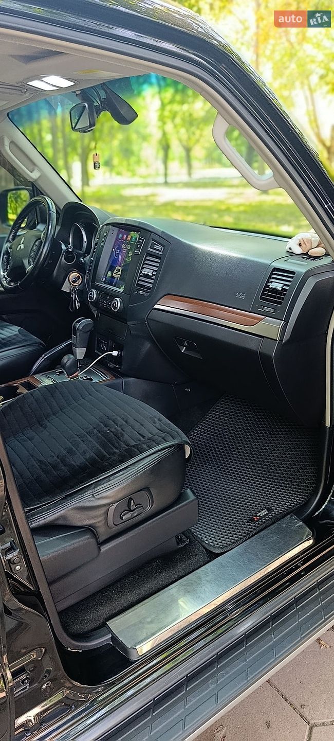 Mitsubishi Pajero Wagon 2008 VIN JMBLYV97W8J000884 фото оголошення 22 з 63