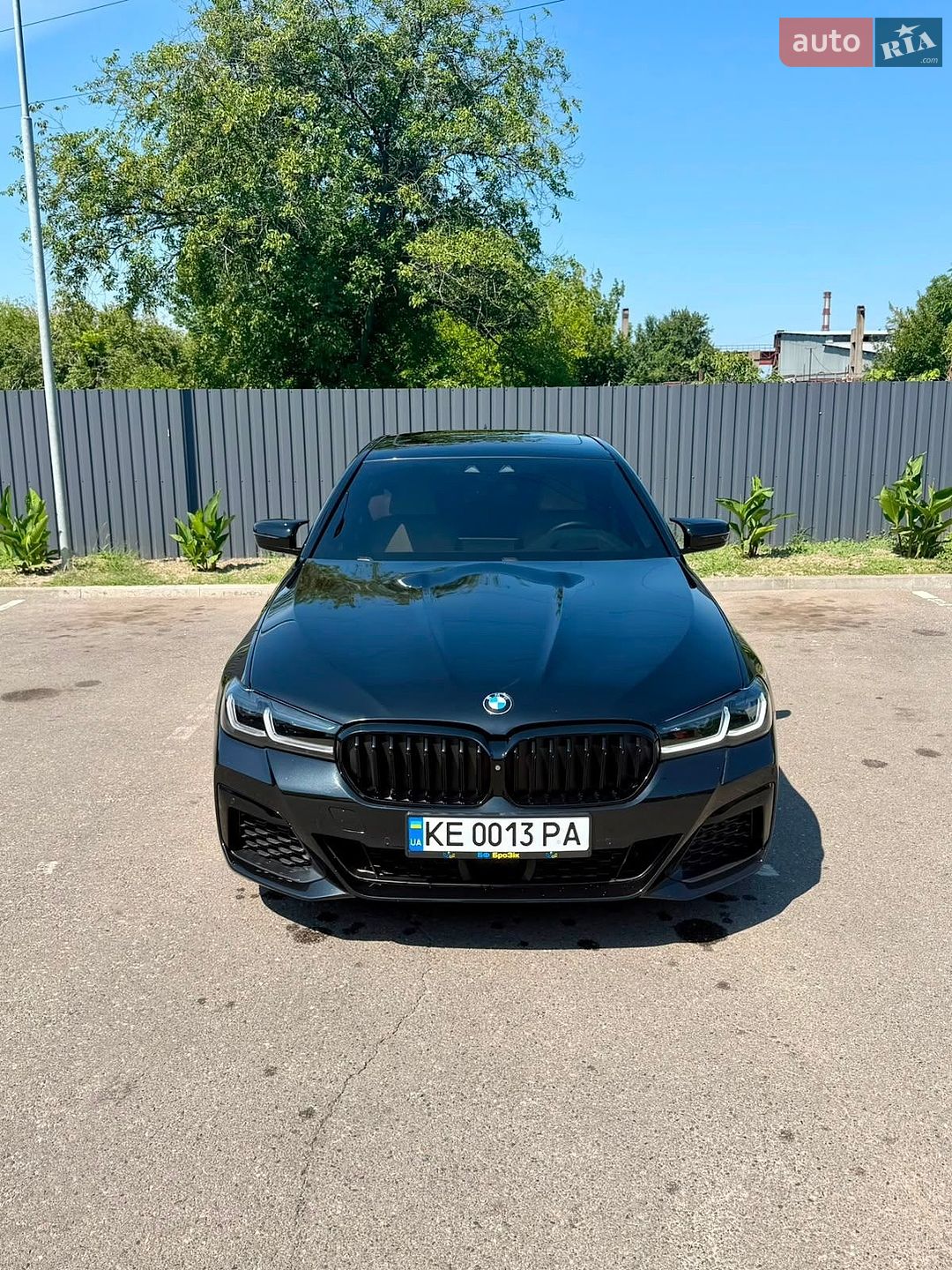 BMW 5 Series 2017 VIN WBAJE7C50JWC56336 фото оголошення 2 з 31