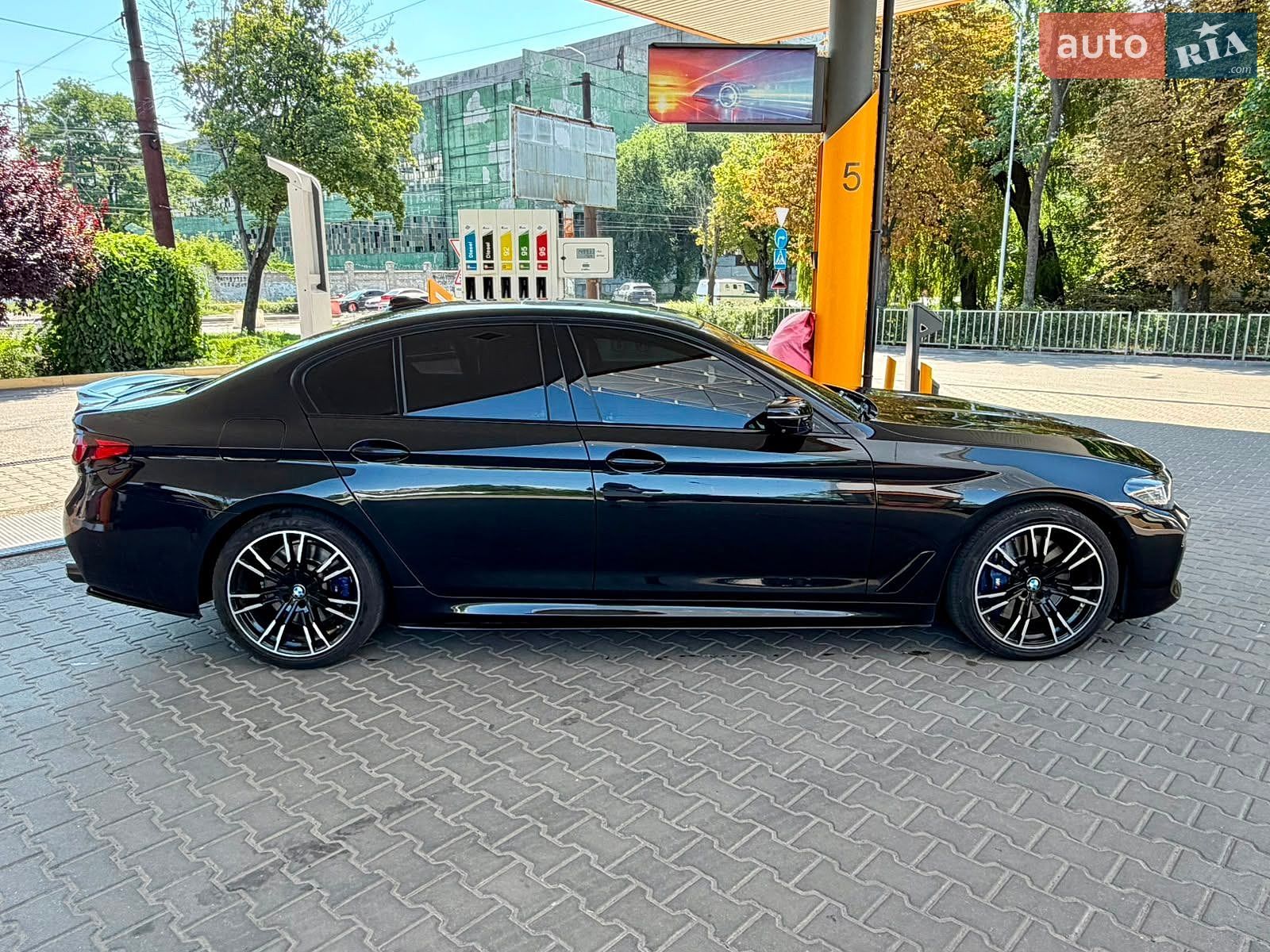 BMW 5 Series 2017 VIN WBAJE7C50JWC56336 фото оголошення 8 з 31
