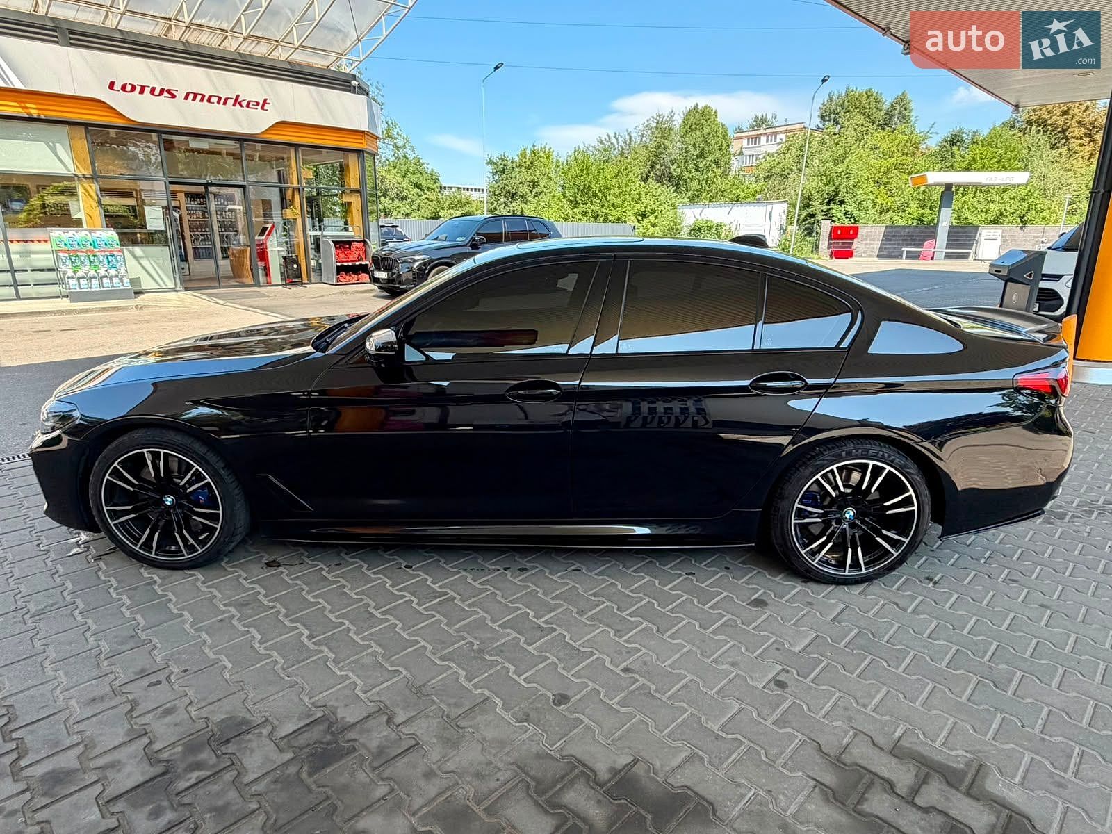 BMW 5 Series 2017 VIN WBAJE7C50JWC56336 фото оголошення 19 з 31