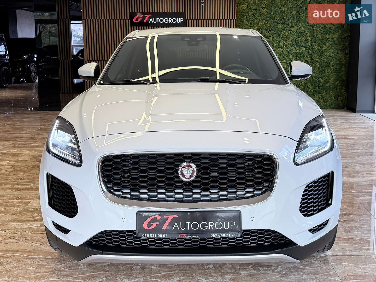 Jaguar E-Pace 2017 VIN SADFJ2FX7J1Z01566 фото оголошення 2 з 68