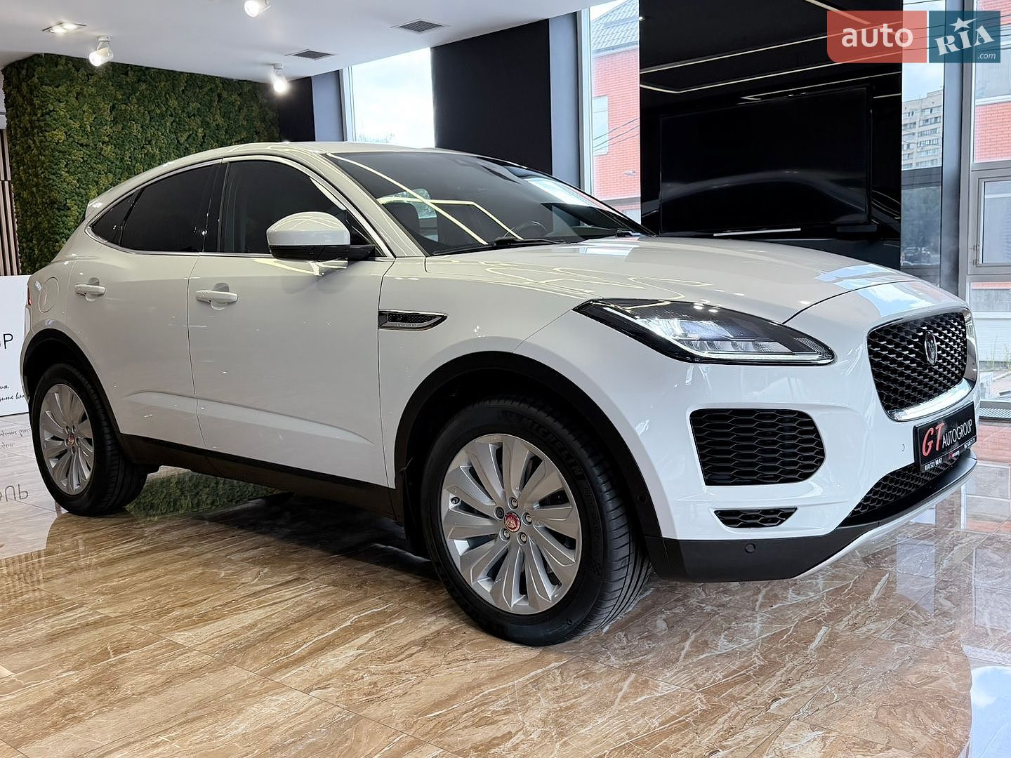 Jaguar E-Pace 2017 VIN SADFJ2FX7J1Z01566 фото оголошення 5 з 68