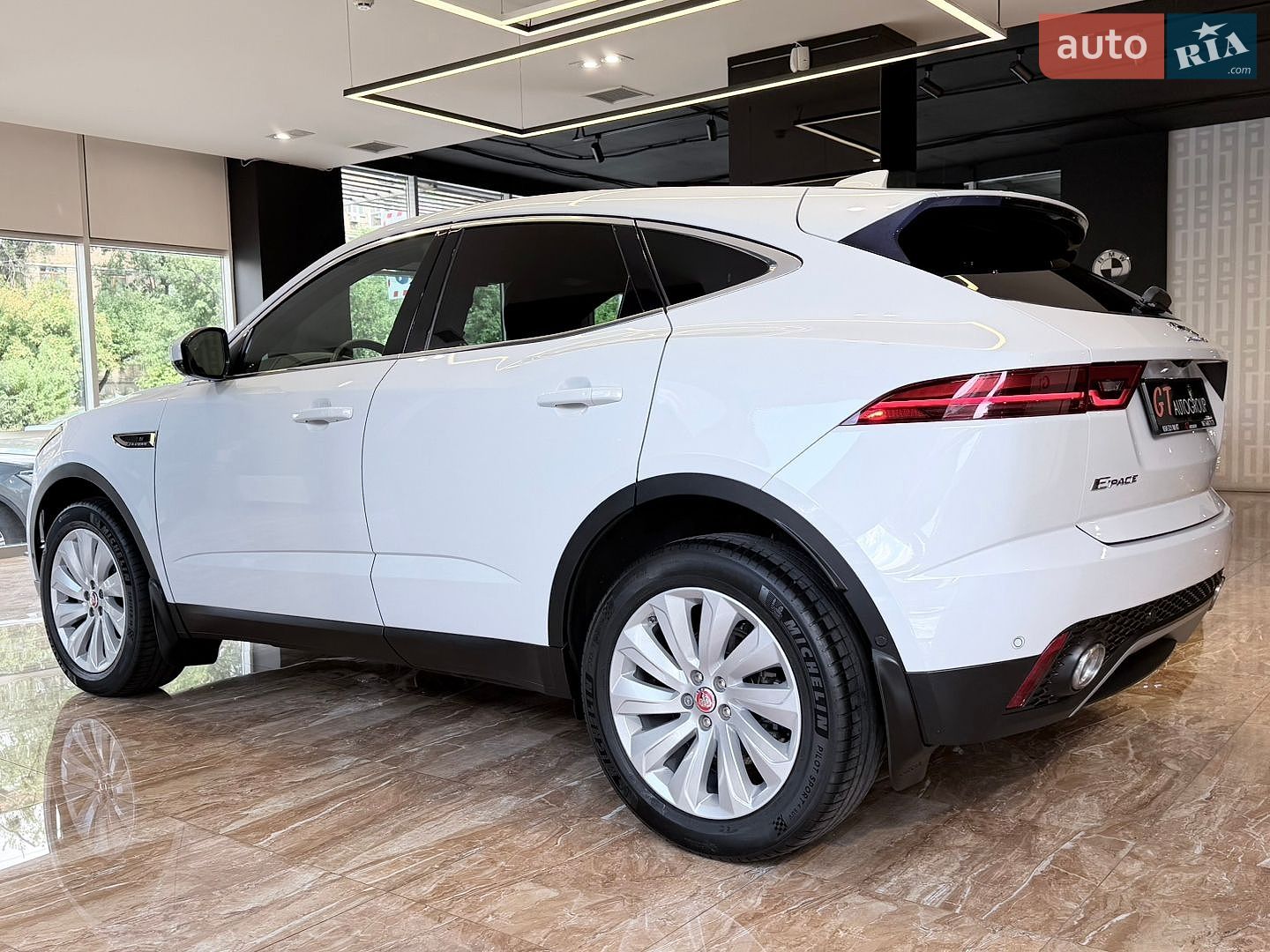 Jaguar E-Pace 2017 VIN SADFJ2FX7J1Z01566 фото оголошення 13 з 68