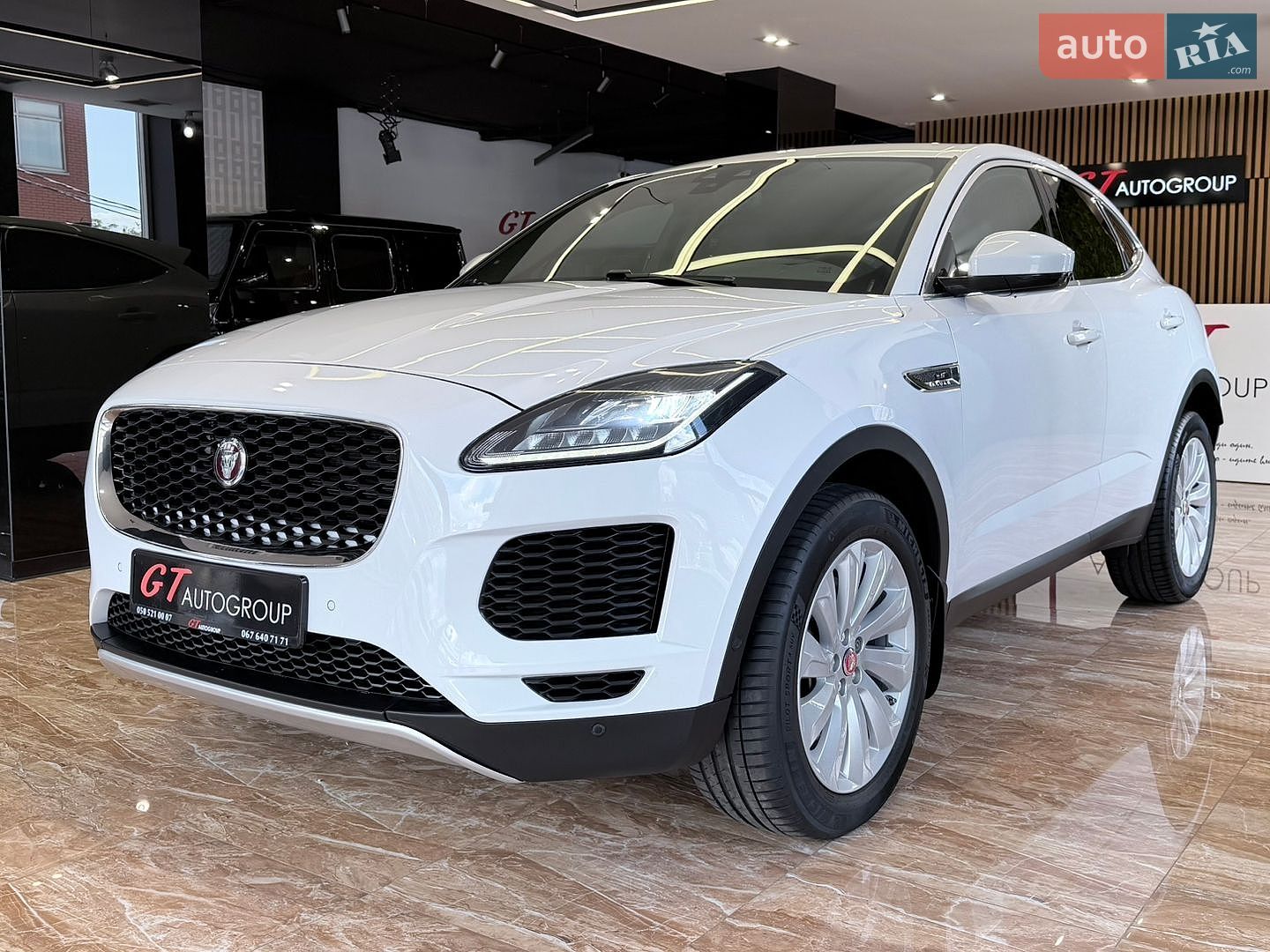 Jaguar E-Pace 2017 VIN SADFJ2FX7J1Z01566 фото оголошення 16 з 68