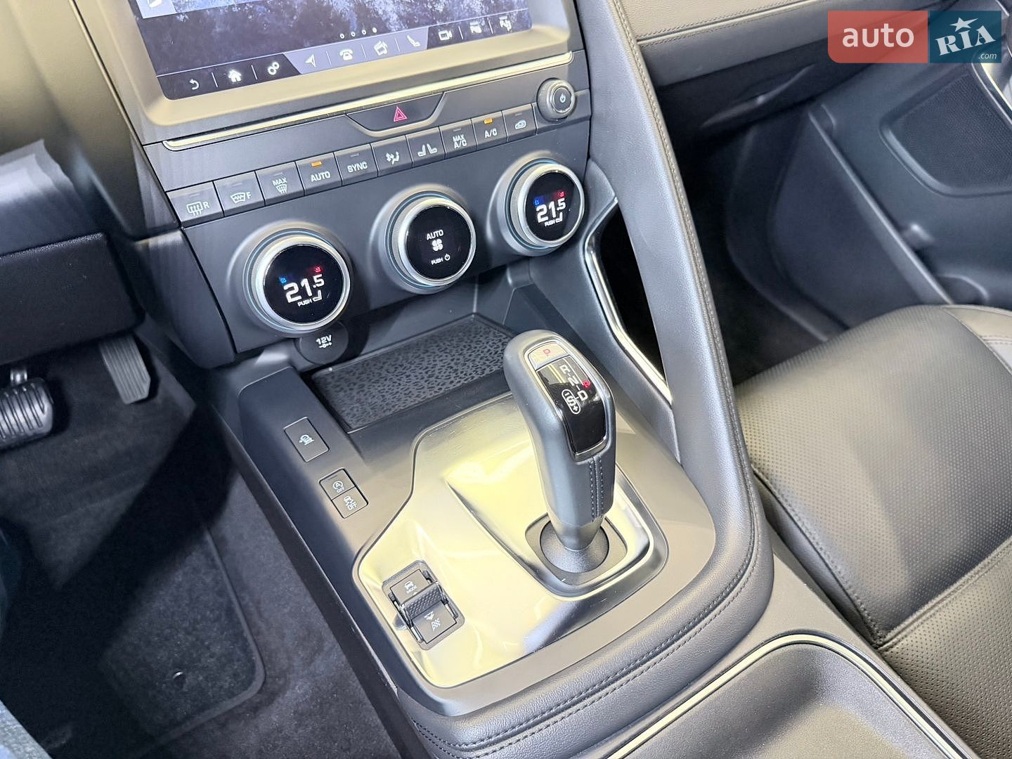 Jaguar E-Pace 2017 VIN SADFJ2FX7J1Z01566 фото оголошення 42 з 68