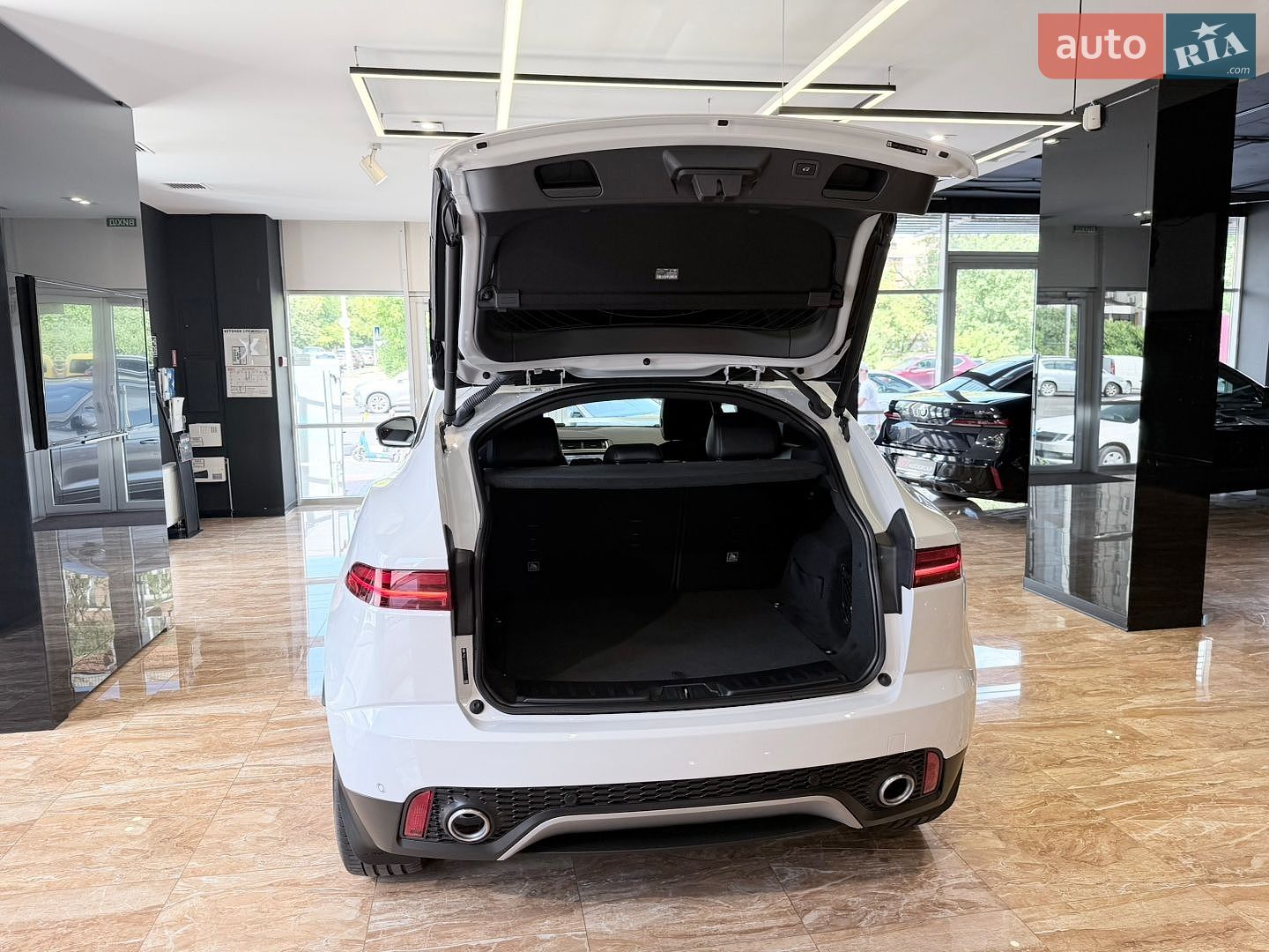 Jaguar E-Pace 2017 VIN SADFJ2FX7J1Z01566 фото оголошення 52 з 68