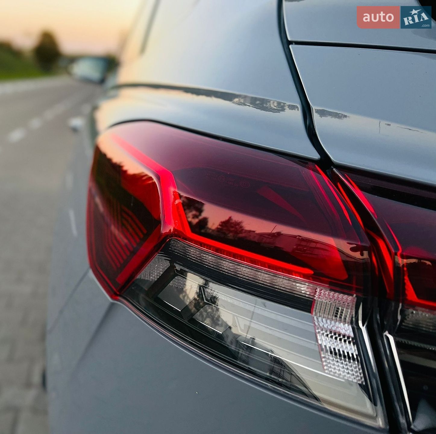 Audi e-tron 2022 VIN WAUZZZFZ4NP043372 фото оголошення 18 з 29
