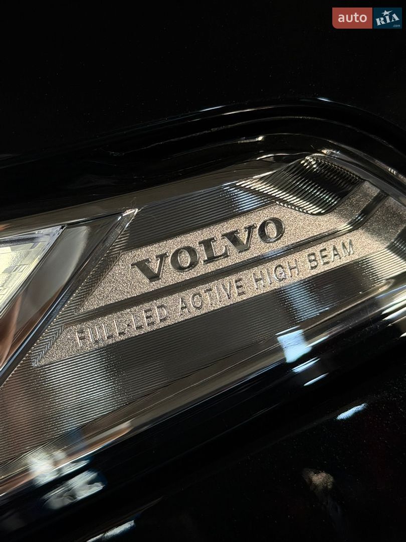 Volvo XC90 2023 VIN YV1LF0623P1967513 фото оголошення 32 з 40