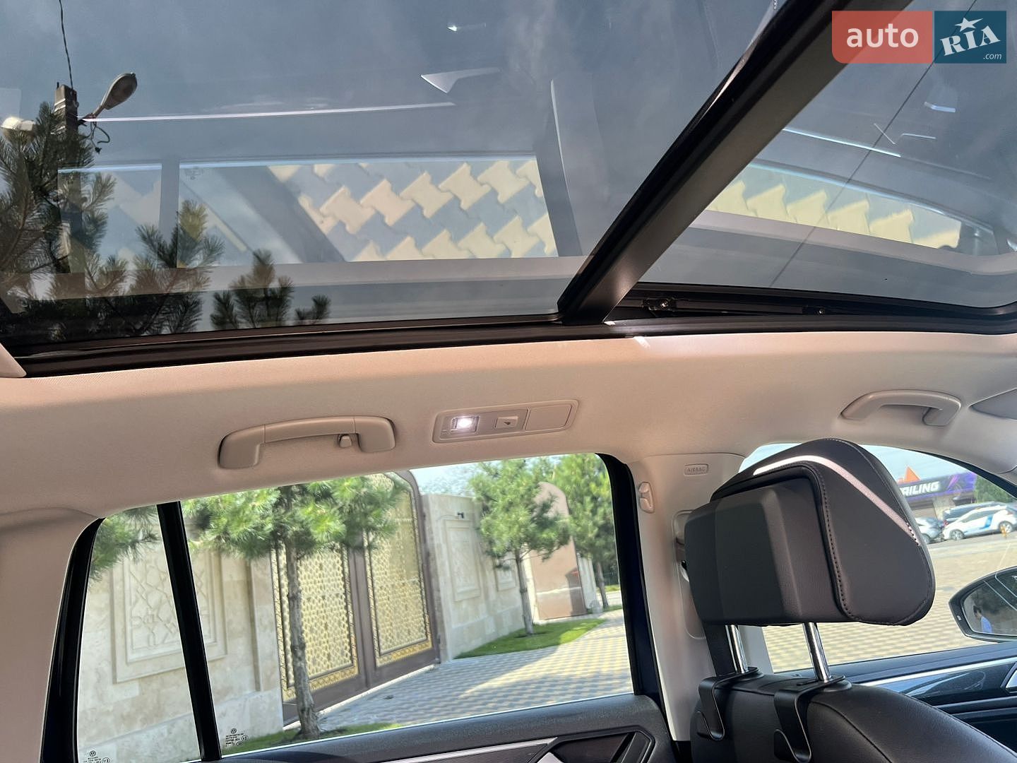 Volkswagen Tiguan 2019 VIN WVGZZZ5NZLW812902 фото оголошення 25 з 29