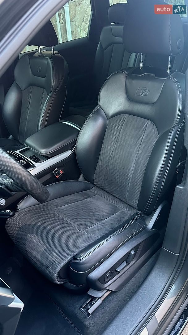 Audi Q7 2020 VIN WAUZZZ4M5MD014700 фото оголошення 33 з 97