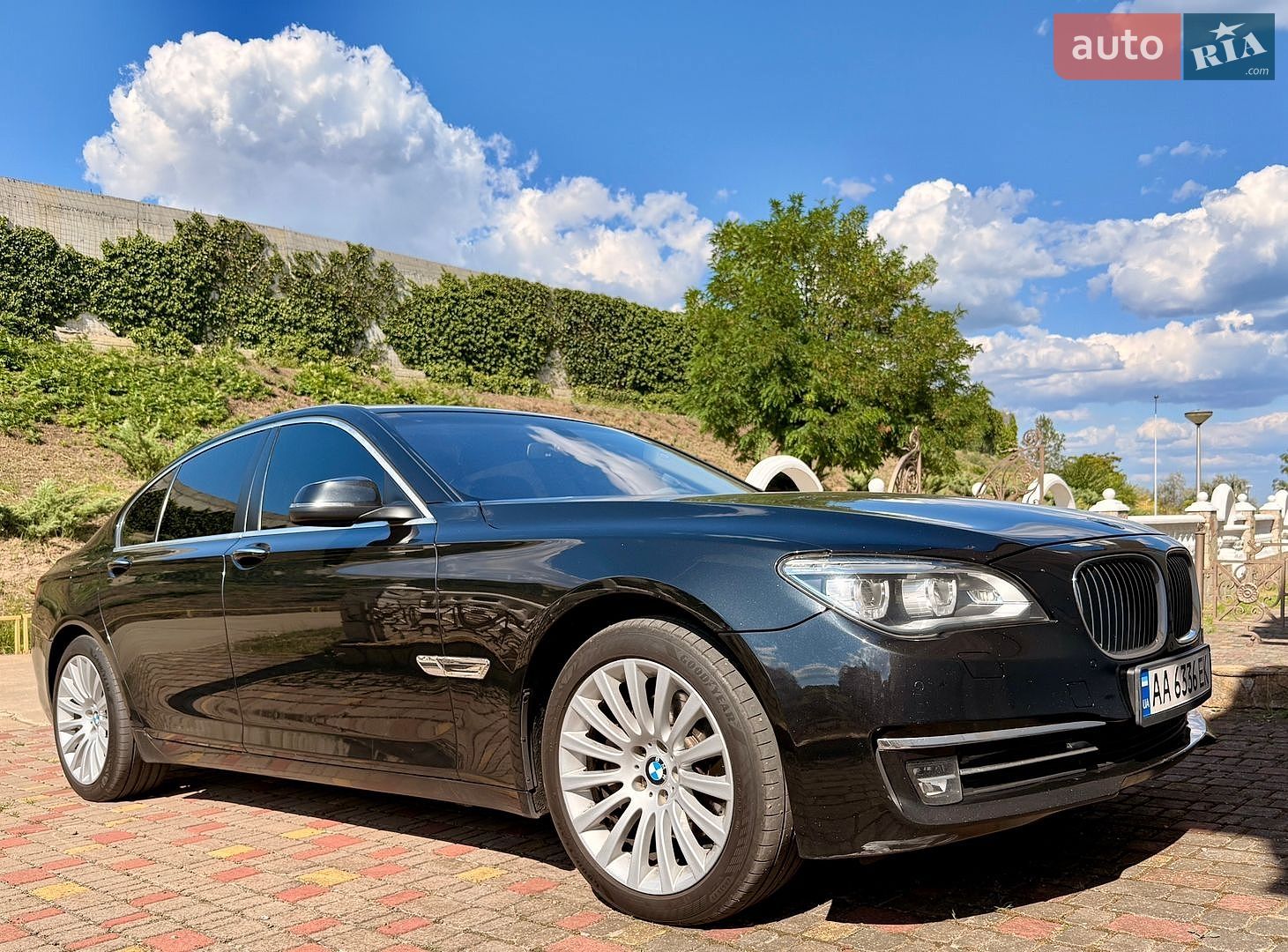 BMW 7 Series 2014 VIN WBAYC41060DZ77505 фото оголошення 5 з 12