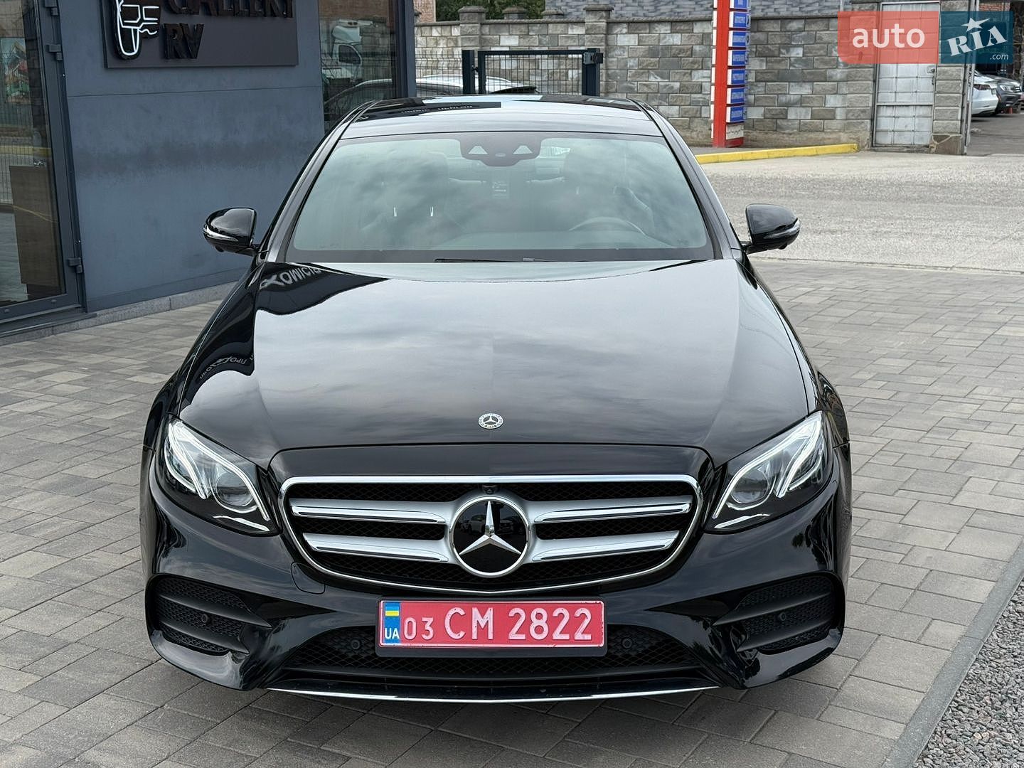 Mercedes-Benz E-Class 2019 VIN WDDZF8EB1LA752096 фото оголошення 4 з 37
