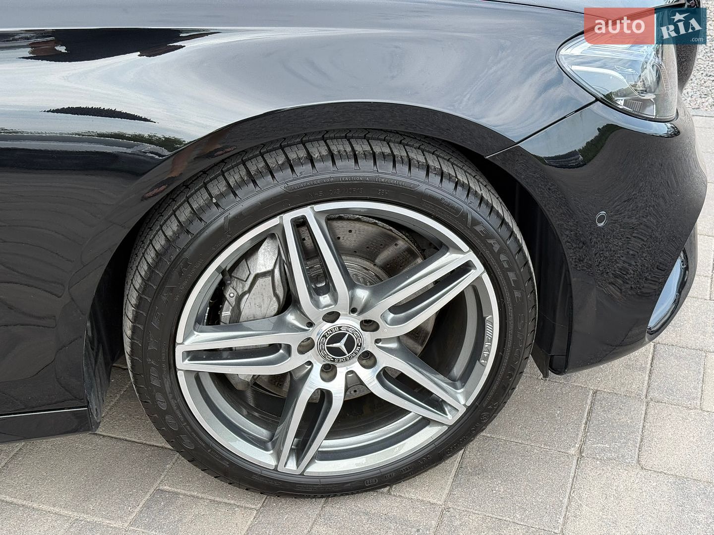 Mercedes-Benz E-Class 2019 VIN WDDZF8EB1LA752096 фото оголошення 10 з 37