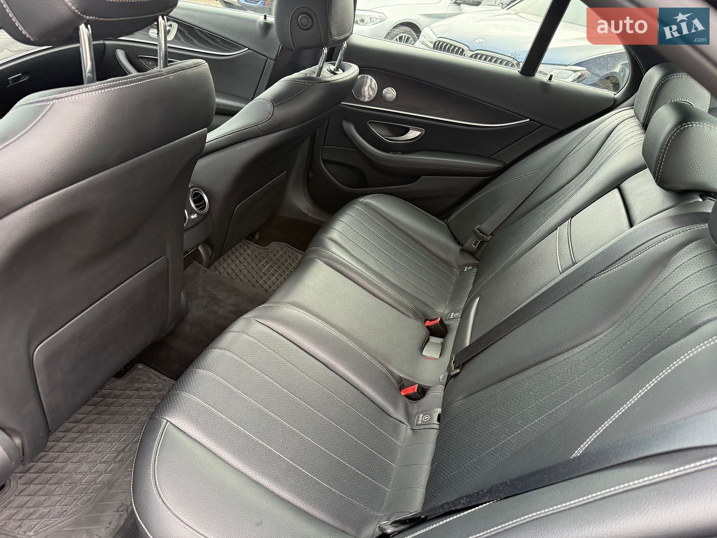 Mercedes-Benz E-Class 2019 VIN WDDZF8EB1LA752096 фото оголошення 20 з 37