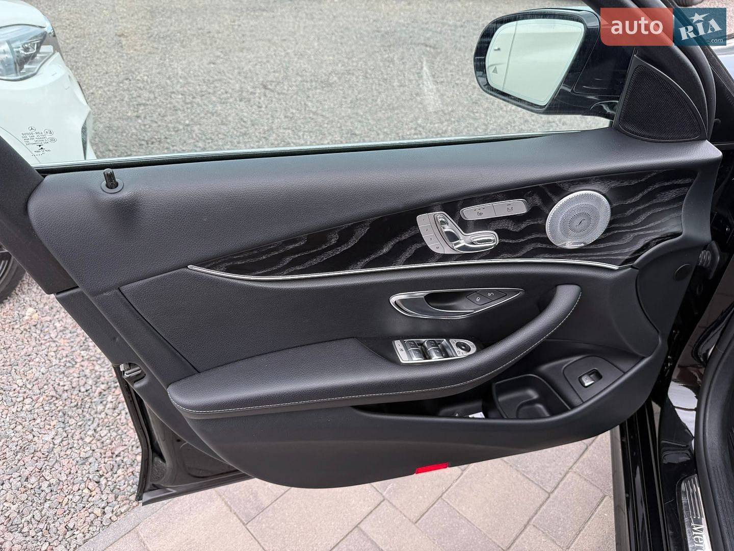 Mercedes-Benz E-Class 2019 VIN WDDZF8EB1LA752096 фото оголошення 36 з 37
