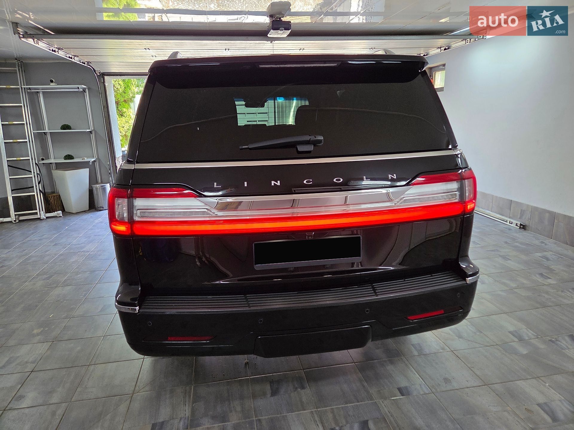 Lincoln Navigator 2019 VIN 5LMJJ2HT3KEL14607 фото оголошення 5 з 110