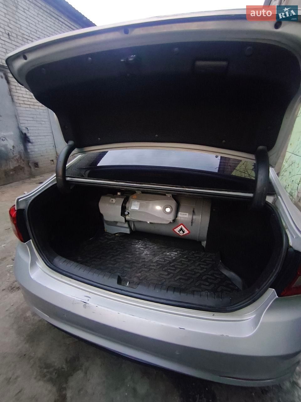 Hyundai Sonata 2015 VIN KMHE341DBFA134475 фото оголошення 3 з 10