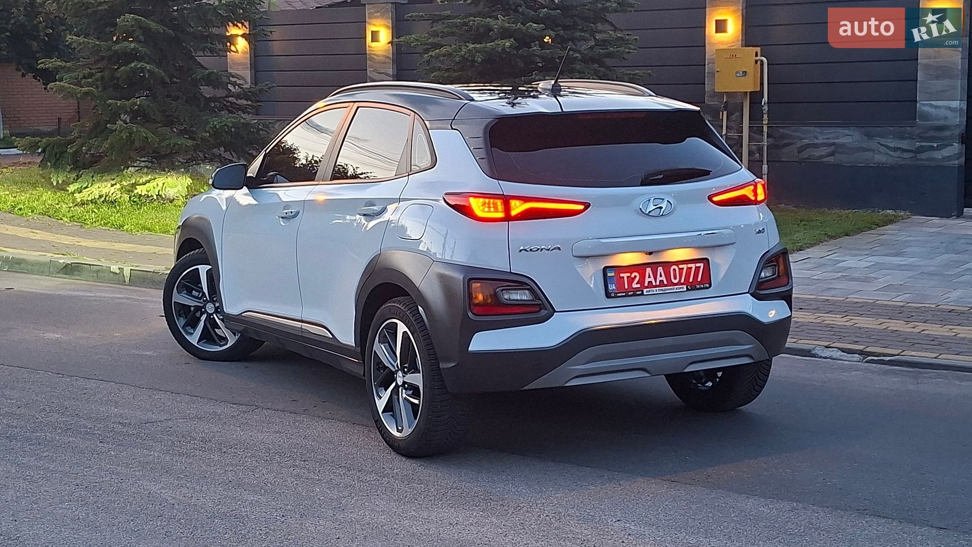 Hyundai Kona 2017 VIN KMHK5816GJU055680 фото оголошення 2 з 134