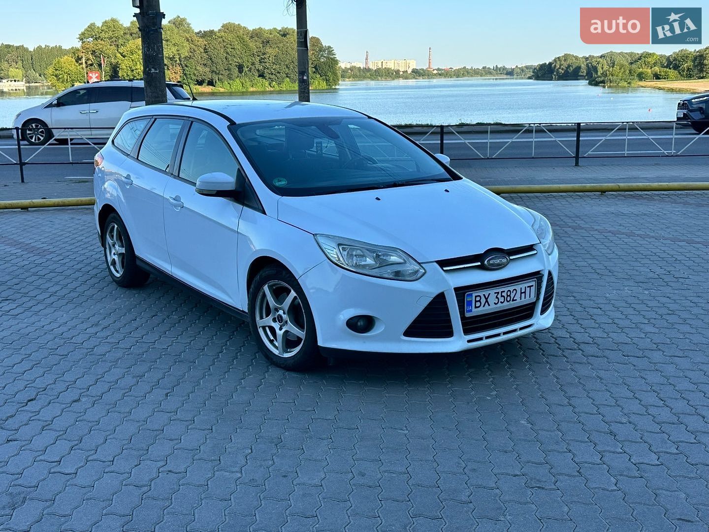 Ford Focus 2011 VIN WF0LXXGCBLBY39118 фото оголошення 2 з 41