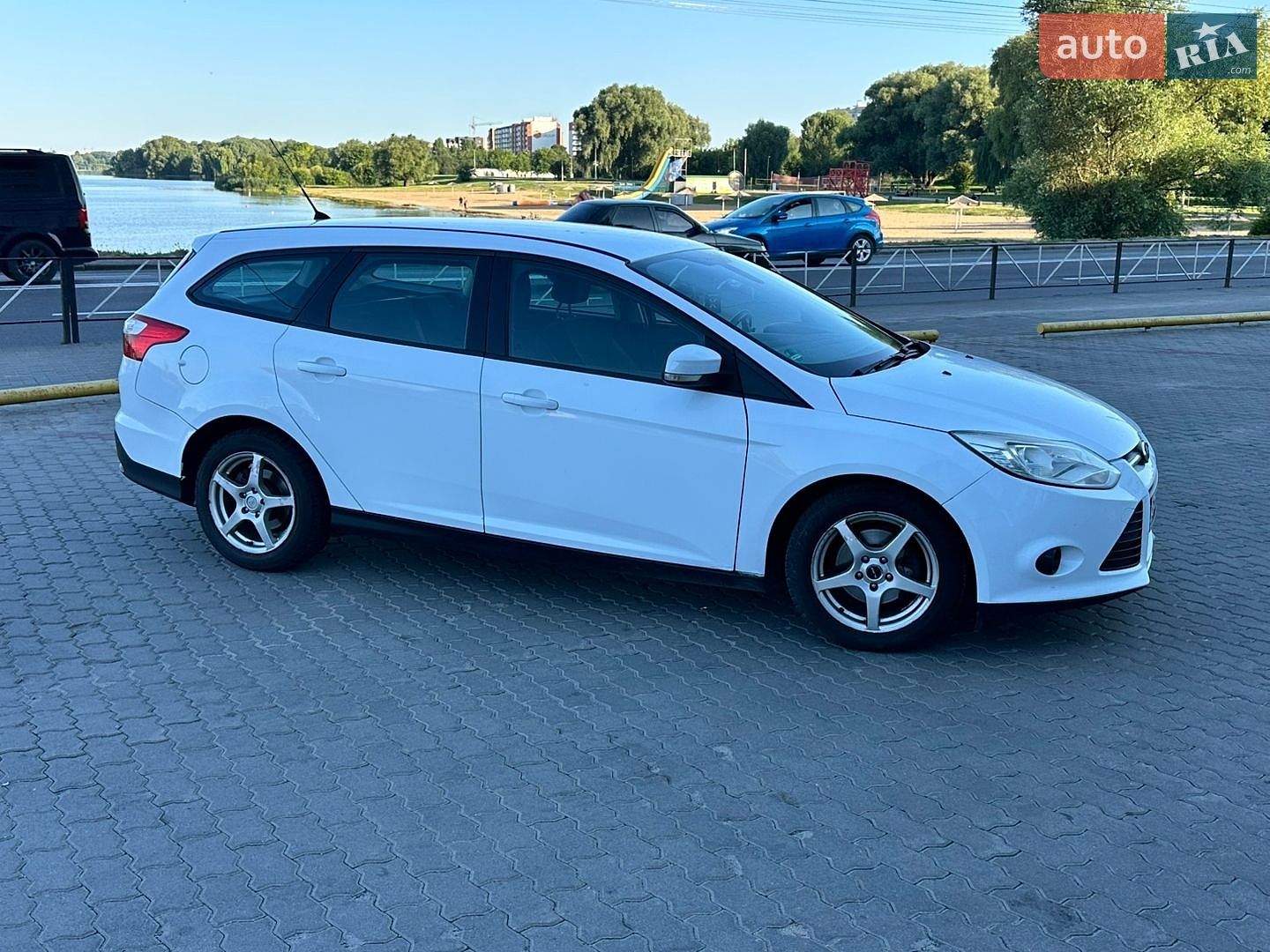 Ford Focus 2011 VIN WF0LXXGCBLBY39118 фото оголошення 9 з 41
