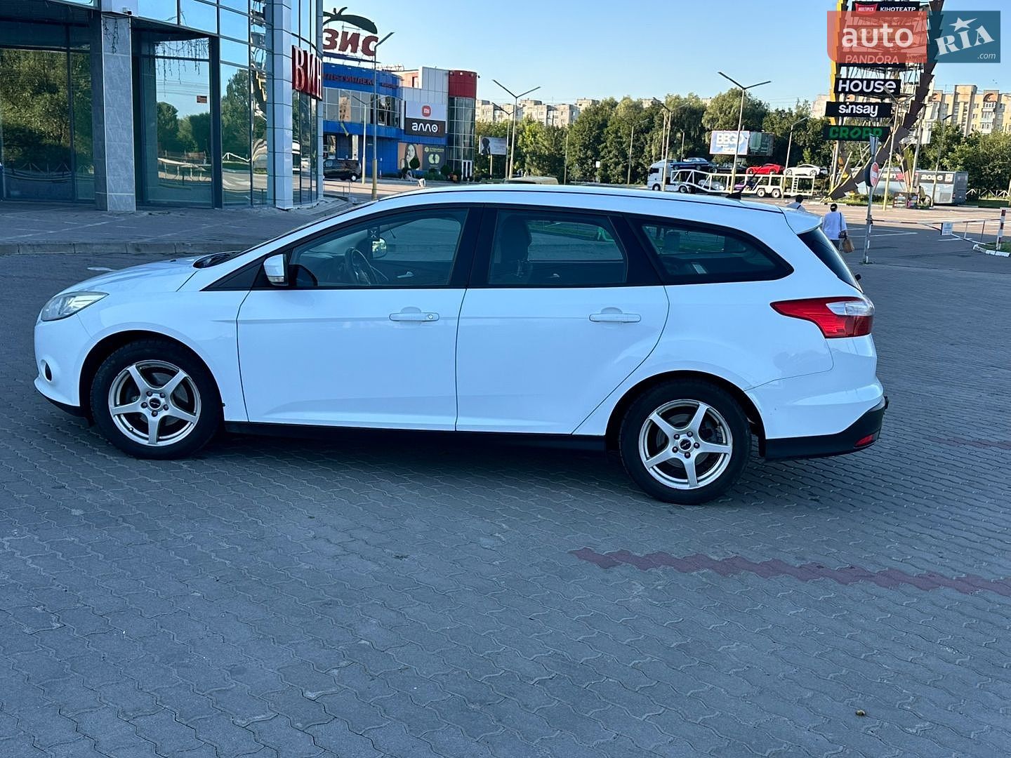 Ford Focus 2011 VIN WF0LXXGCBLBY39118 фото оголошення 16 з 41