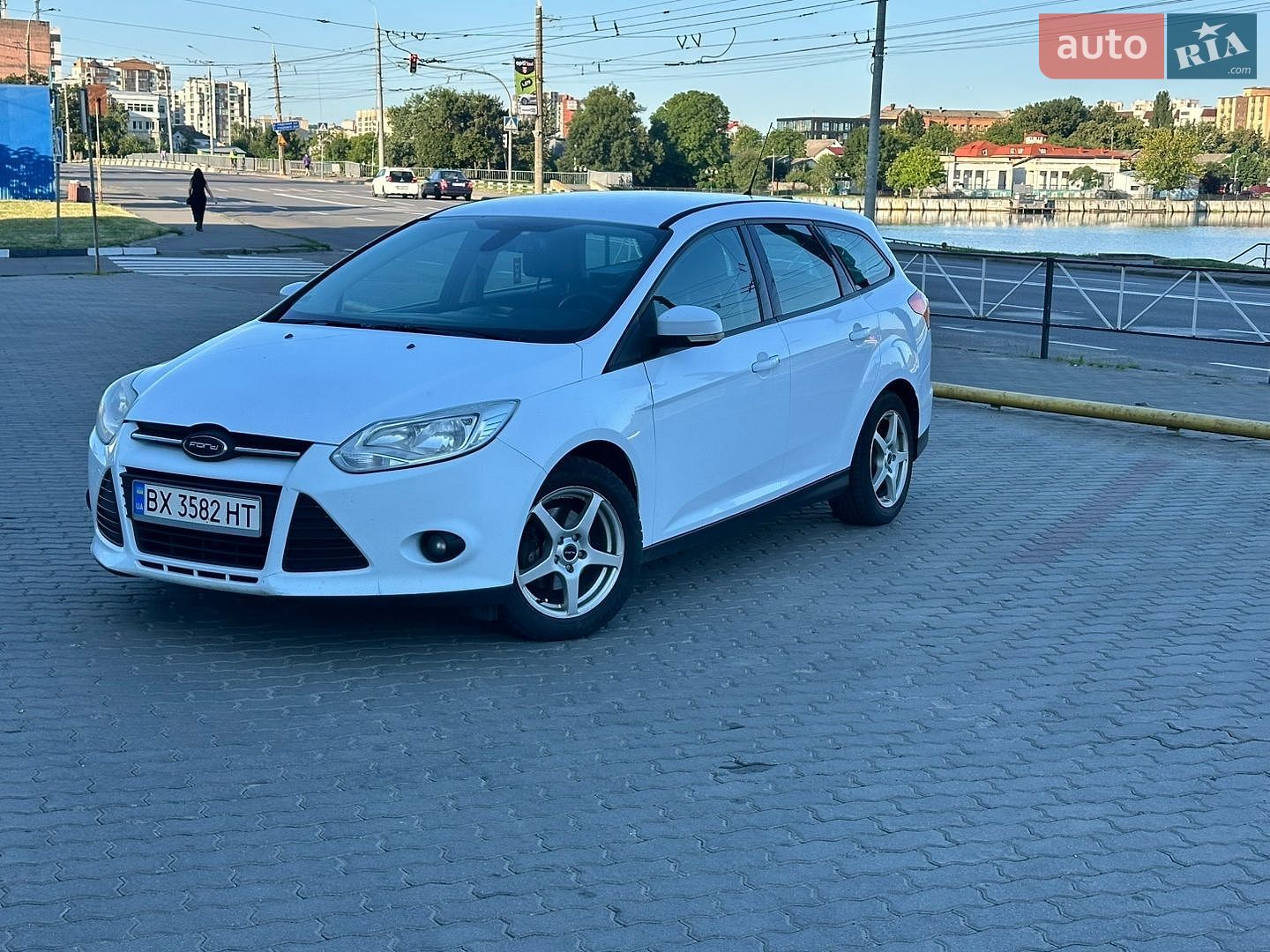 Ford Focus 2011 VIN WF0LXXGCBLBY39118 фото оголошення 5 з 41