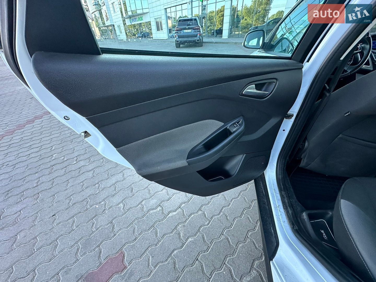 Ford Focus 2011 VIN WF0LXXGCBLBY39118 фото оголошення 31 з 41