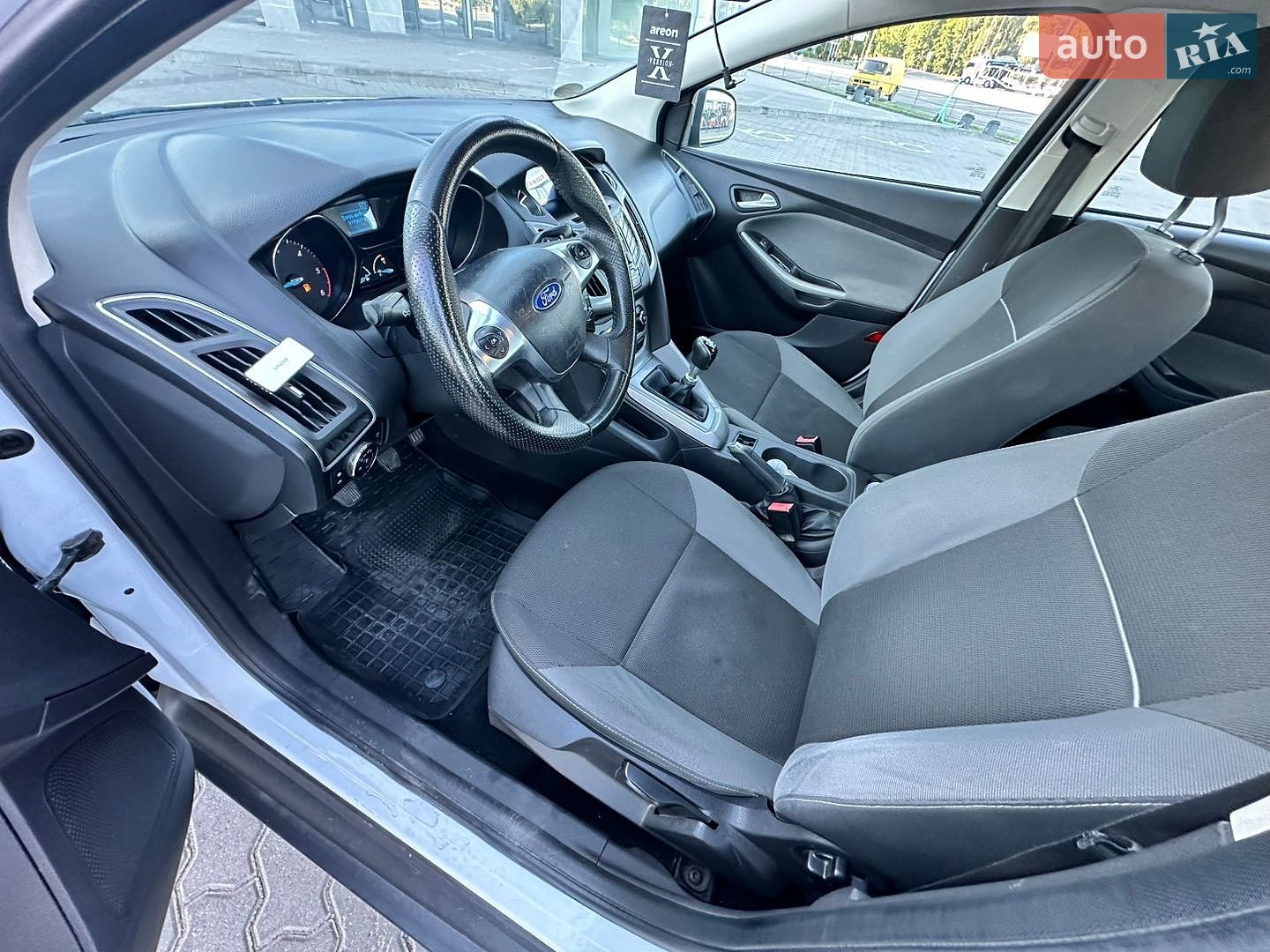Ford Focus 2011 VIN WF0LXXGCBLBY39118 фото оголошення 33 з 41