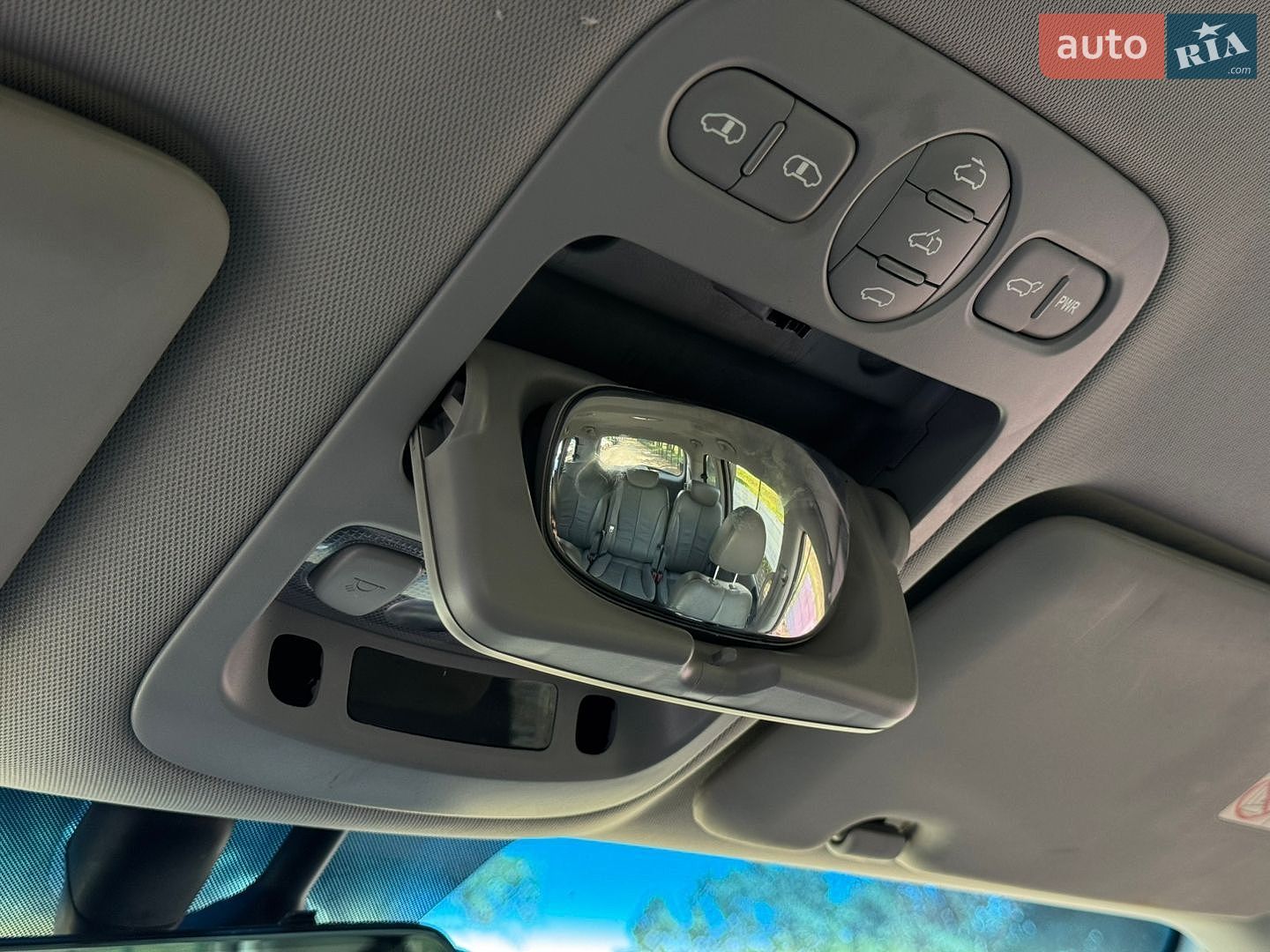 Kia Carnival 2011 VIN KNAMH816BB6414779 фото оголошення 21 з 55