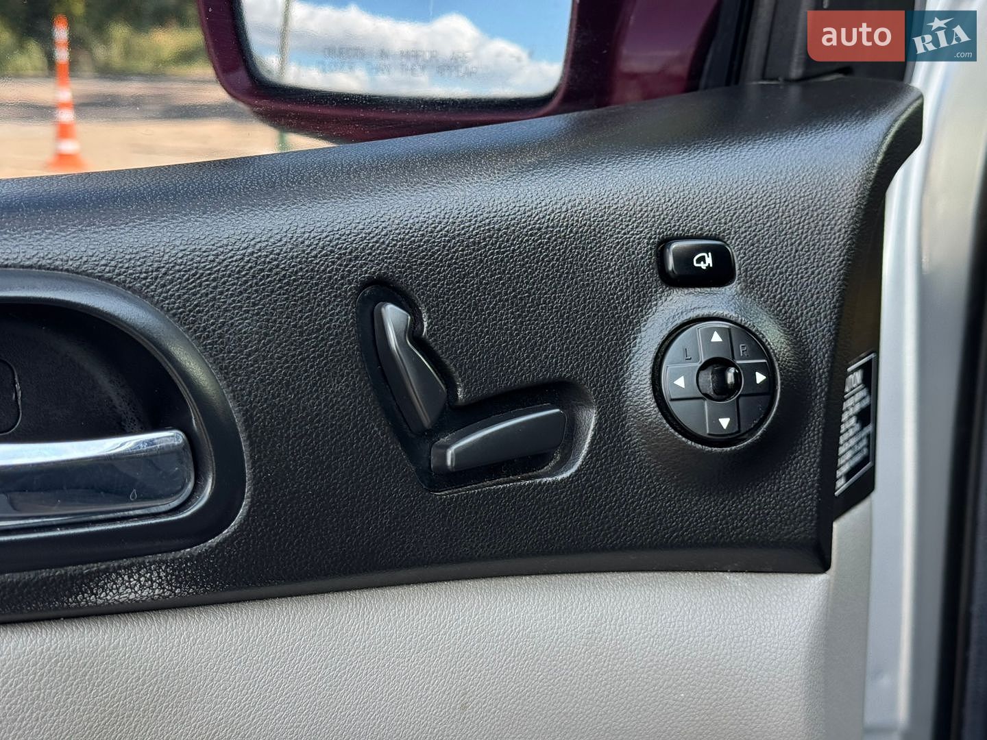Kia Carnival 2011 VIN KNAMH816BB6414779 фото оголошення 14 з 55