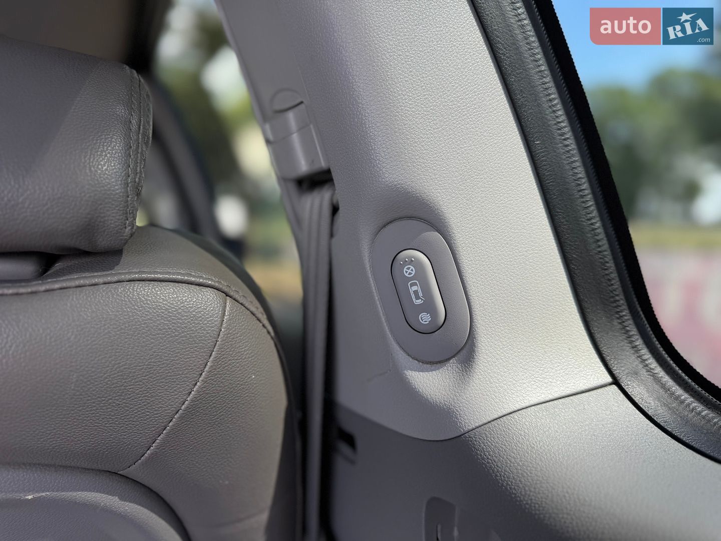 Kia Carnival 2011 VIN KNAMH816BB6414779 фото оголошення 41 з 55