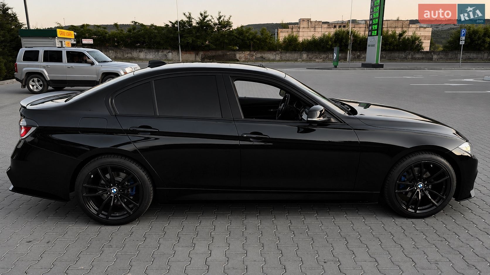 BMW 3 Series 2016 VIN WBA8A9C57GK619430 фото оголошення 6 з 16