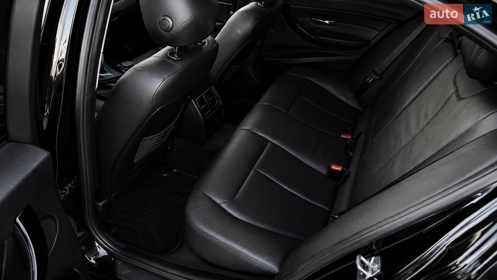 BMW 3 Series 2016 VIN WBA8A9C57GK619430 фото оголошення 15 з 16