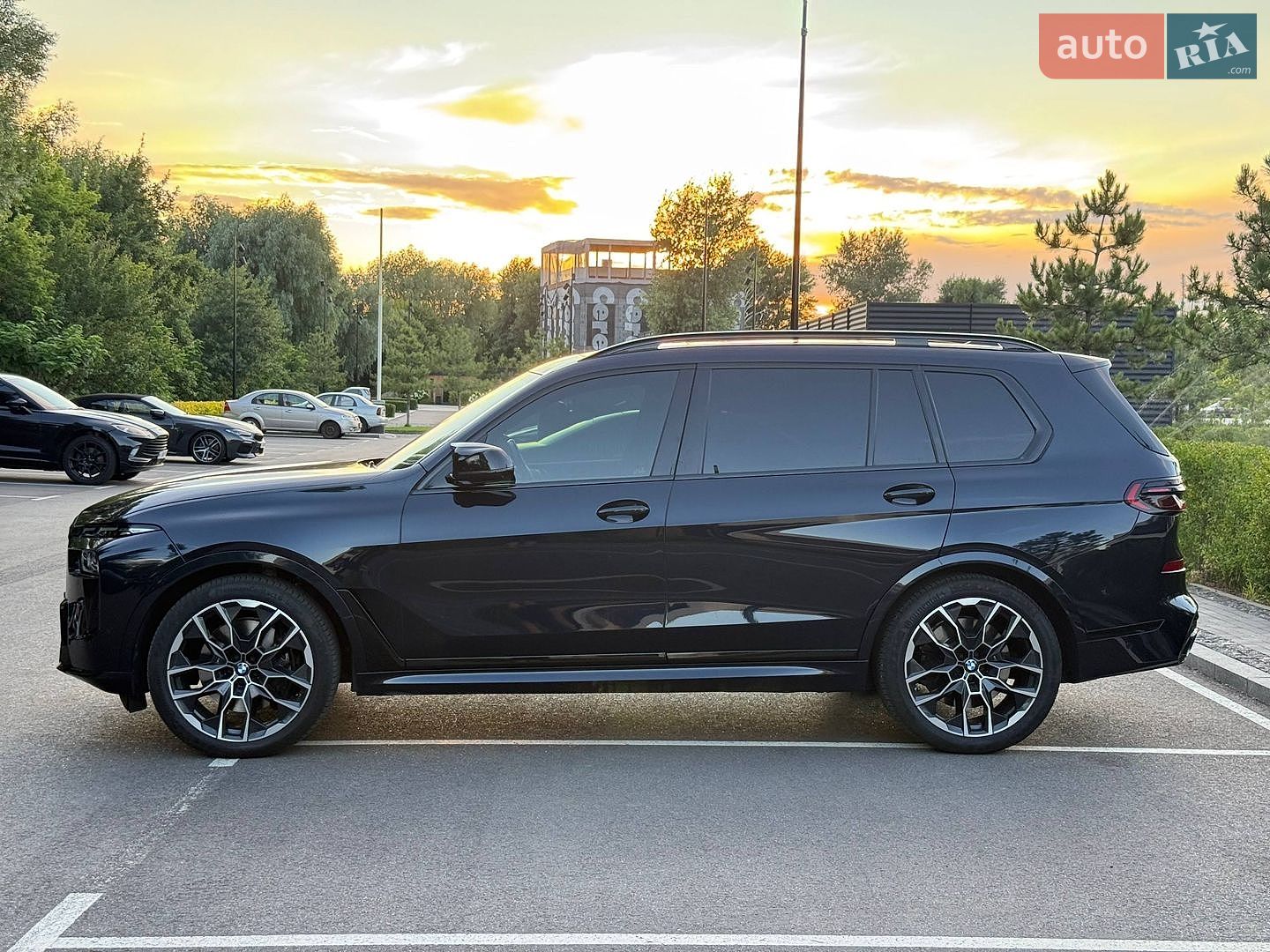 BMW X7 2022 VIN 5UX33EM02P9N87608 фото оголошення 7 з 57