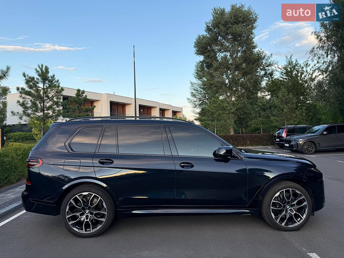 BMW X7 2022 VIN 5UX33EM02P9N87608 фото оголошення 8 з 57