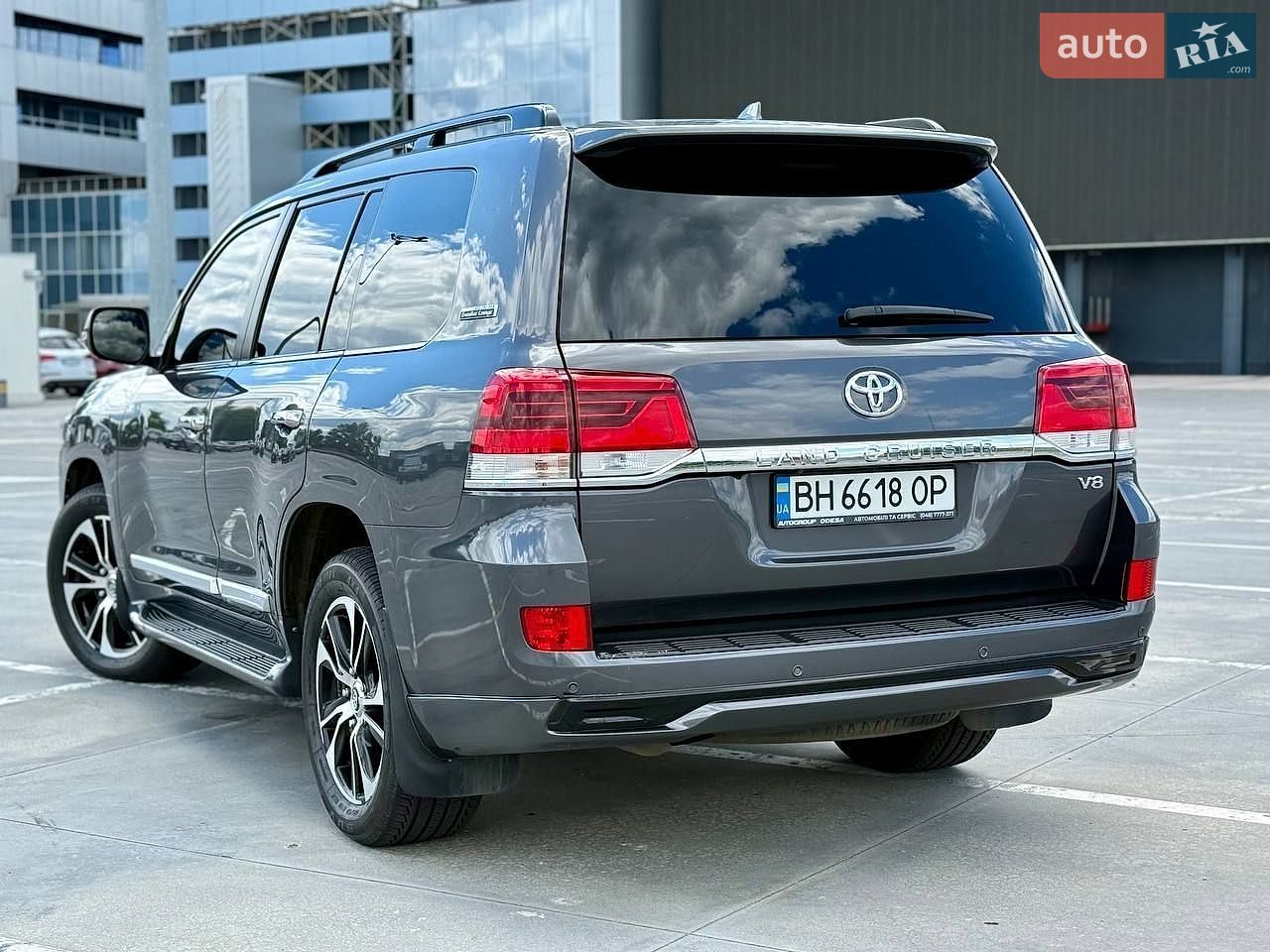 Toyota Land Cruiser 2017 VIN JTMCV02J204223850 фото оголошення 18 з 28