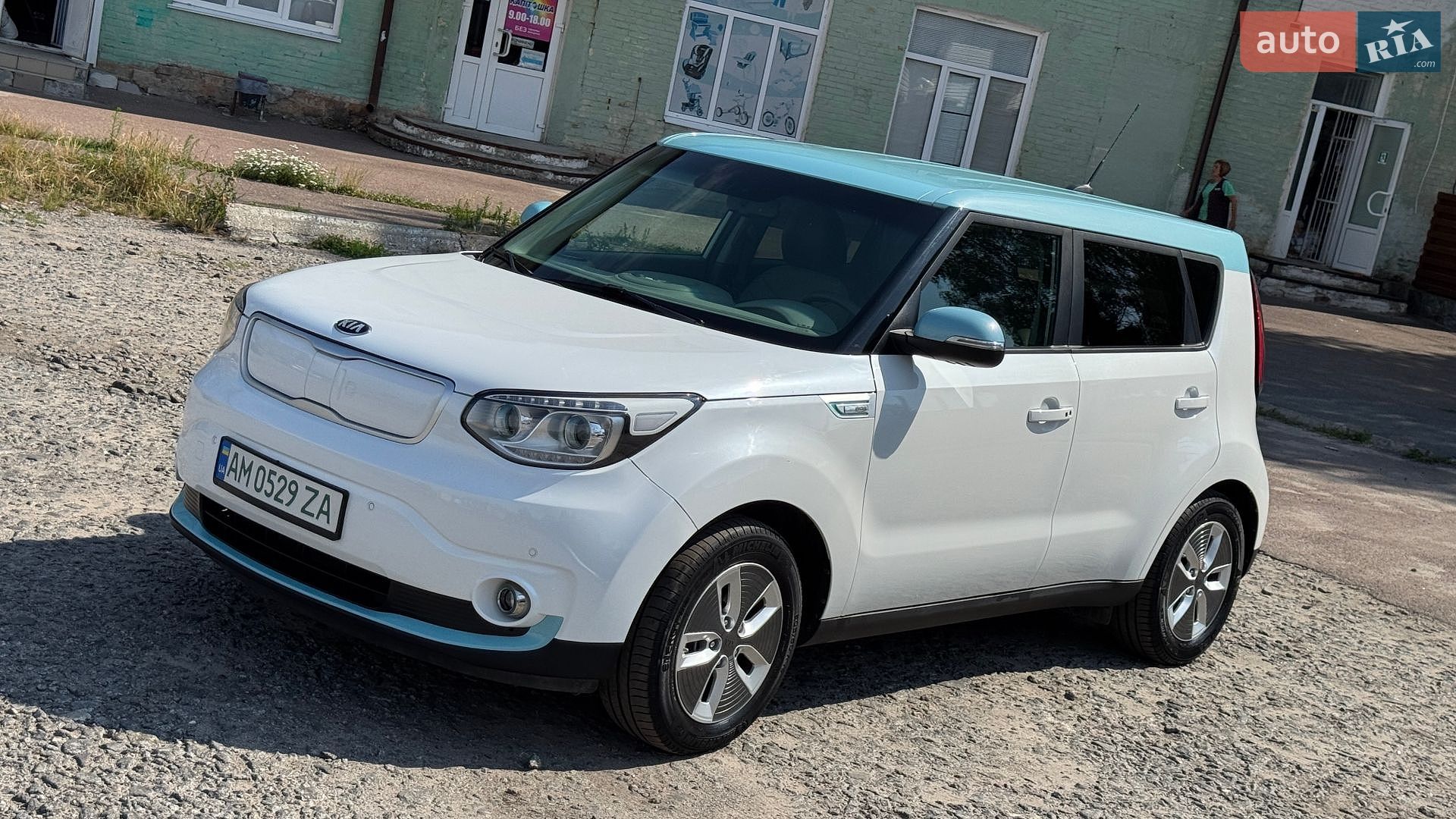 Kia Soul 2018 VIN KNAJX81EFJ7032836 фото оголошення 18 з 57