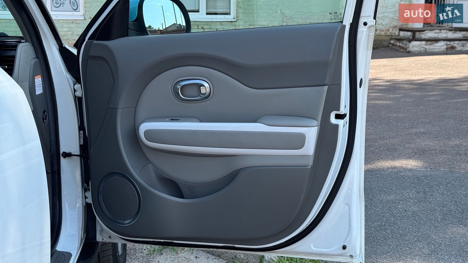 Kia Soul 2018 VIN KNAJX81EFJ7032836 фото оголошення 32 з 57