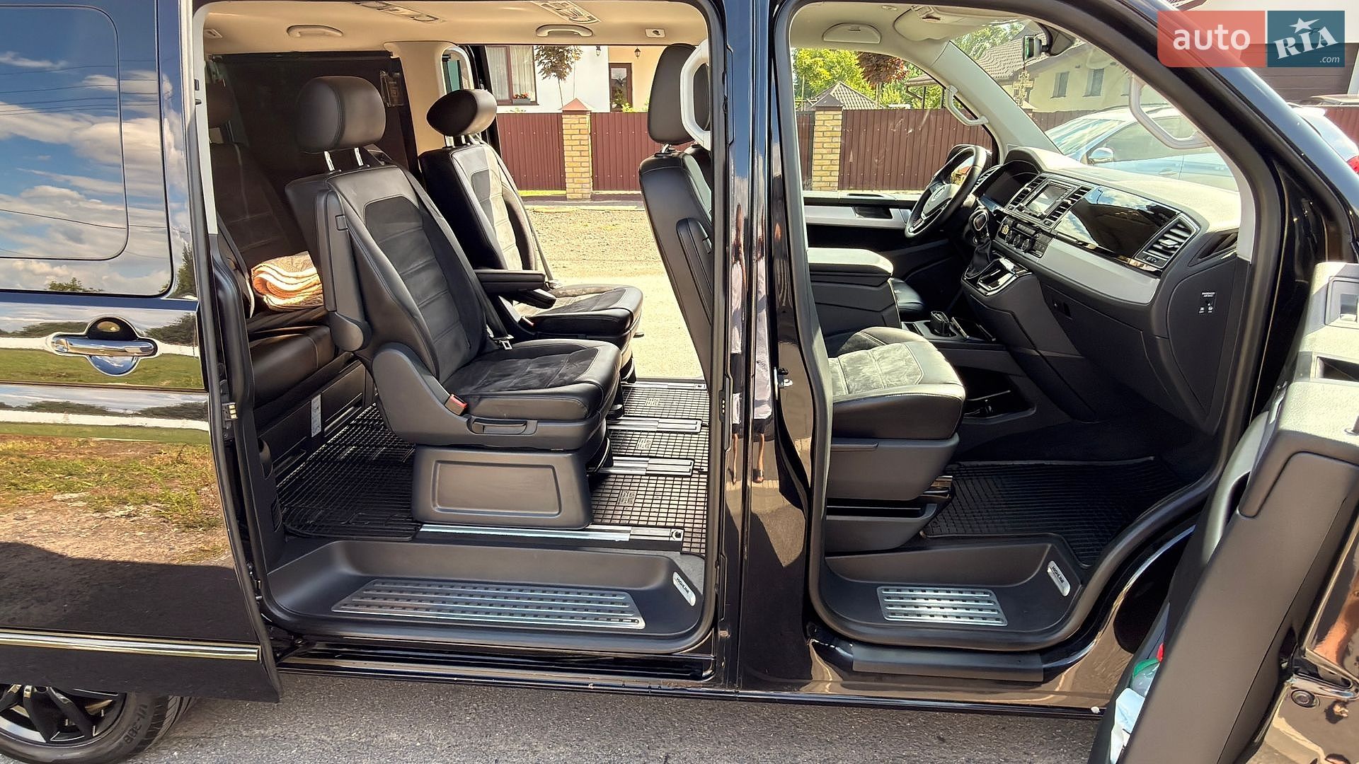 Volkswagen Multivan 2016 VIN WV2ZZZ7HZHH027650 фото оголошення 16 з 36