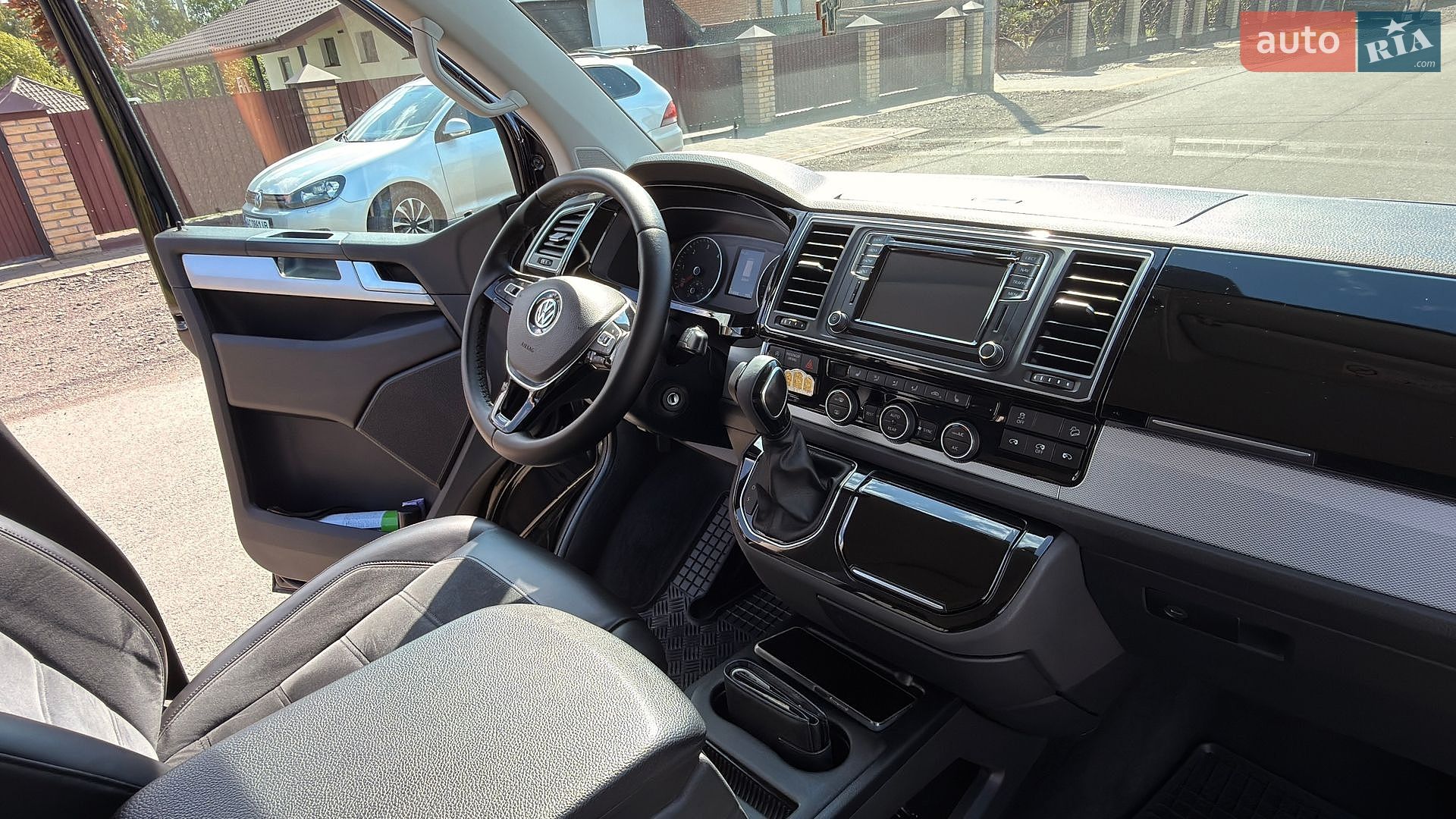 Volkswagen Multivan 2016 VIN WV2ZZZ7HZHH027650 фото оголошення 24 з 36