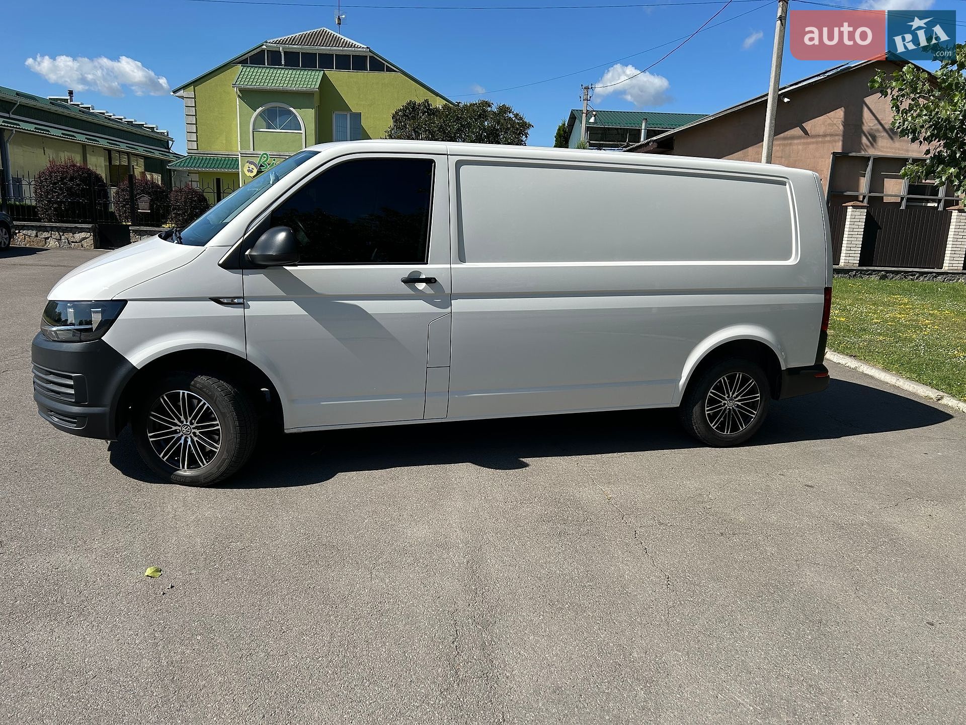 Volkswagen Transporter 2018 VIN WV1ZZZ7HZJH137362 фото оголошення 4 з 18